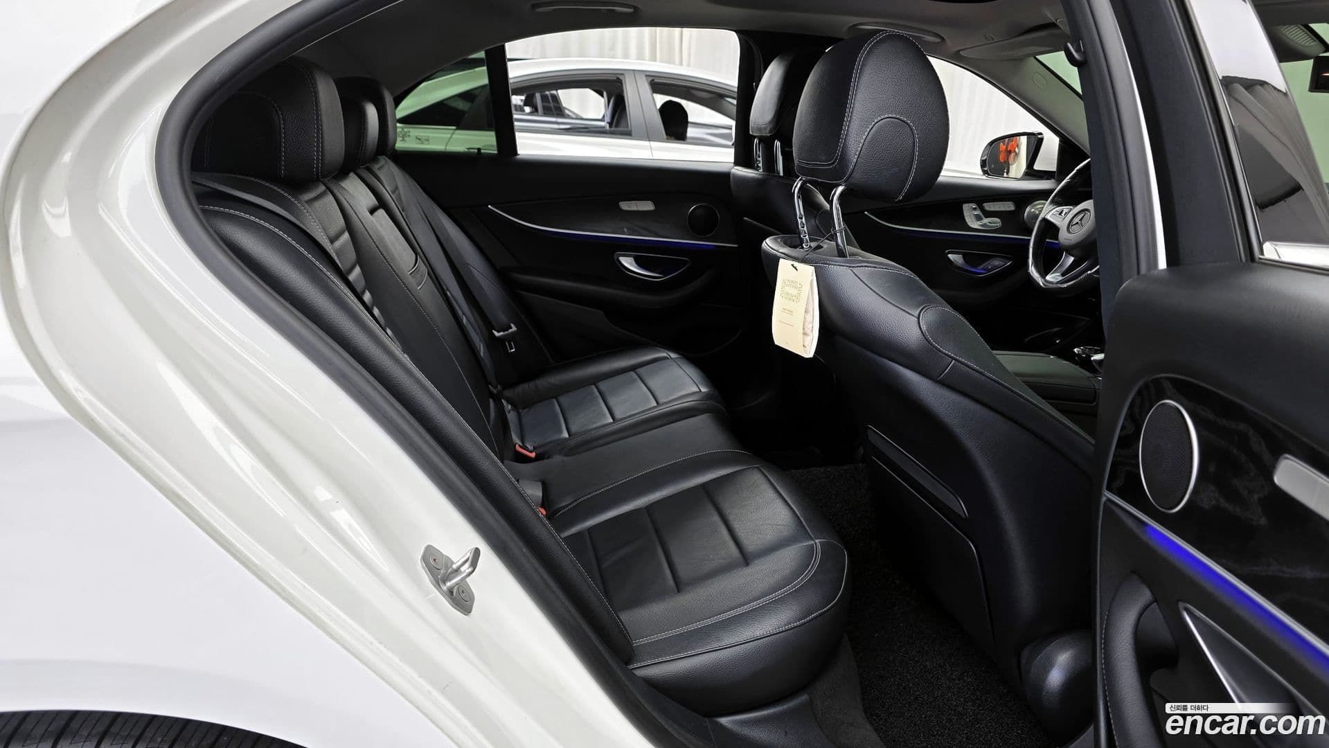 Main__Slider__Photo:E-Class Mercedes-Benz 2016.8-11