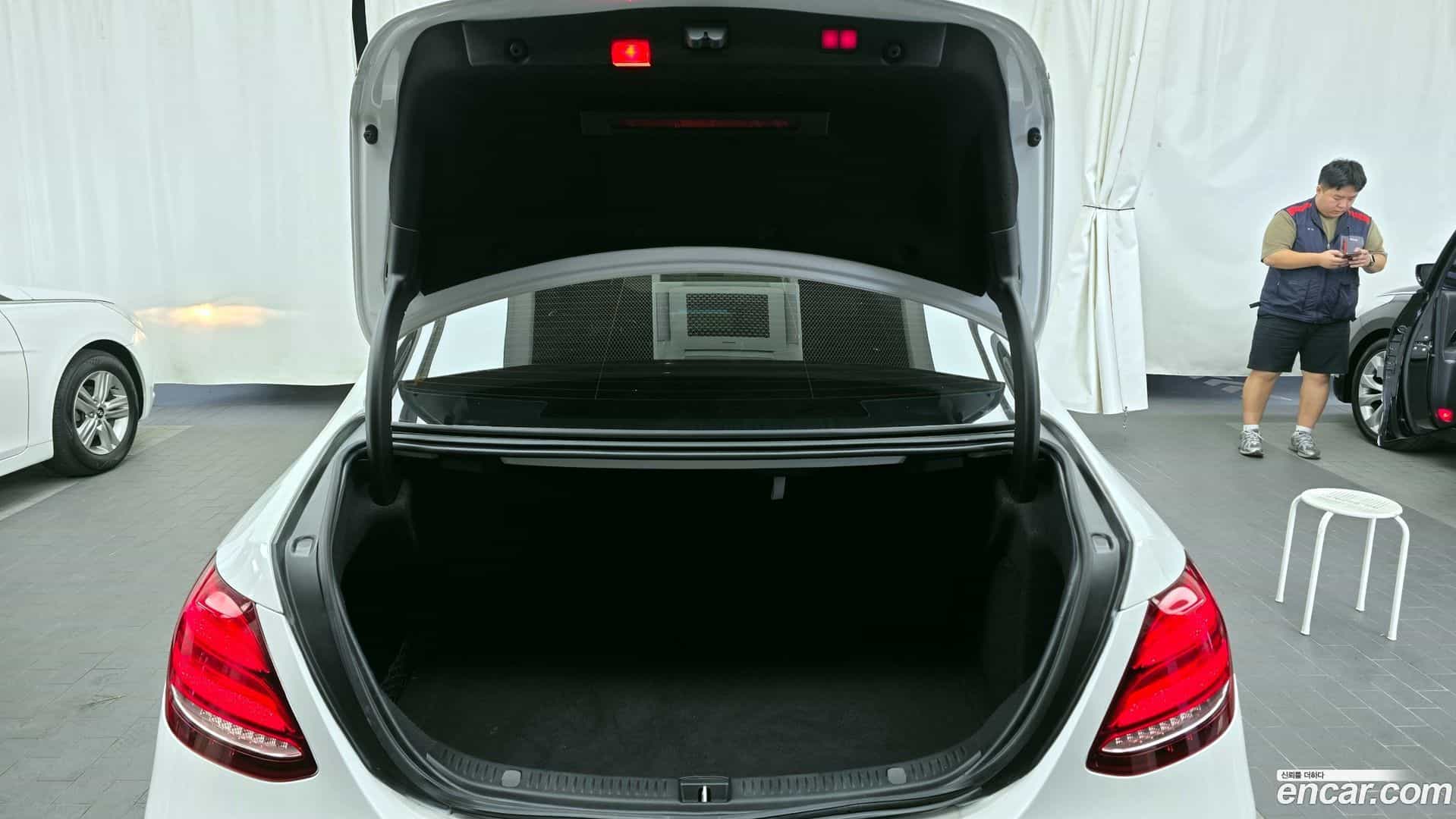 E-Class Mercedes-Benz 2016.8-OPTION-024