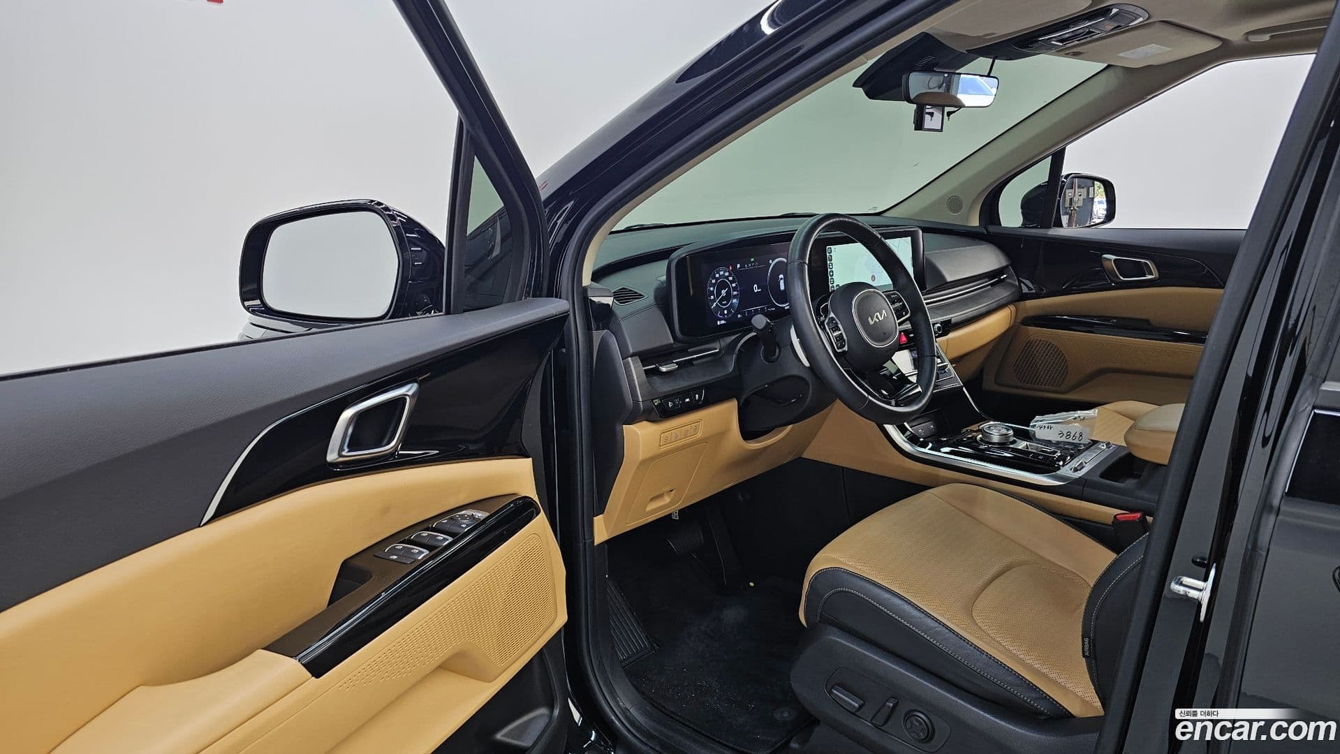 Main__Slider__Photo:Canival Kia 2023.0-9