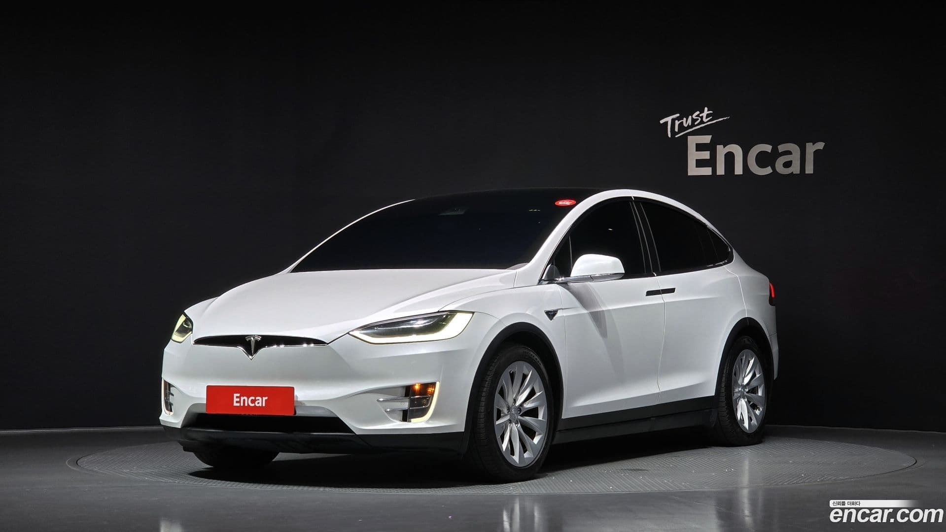 Main__Slider__Photo:Model X Tesla 2018.11-0