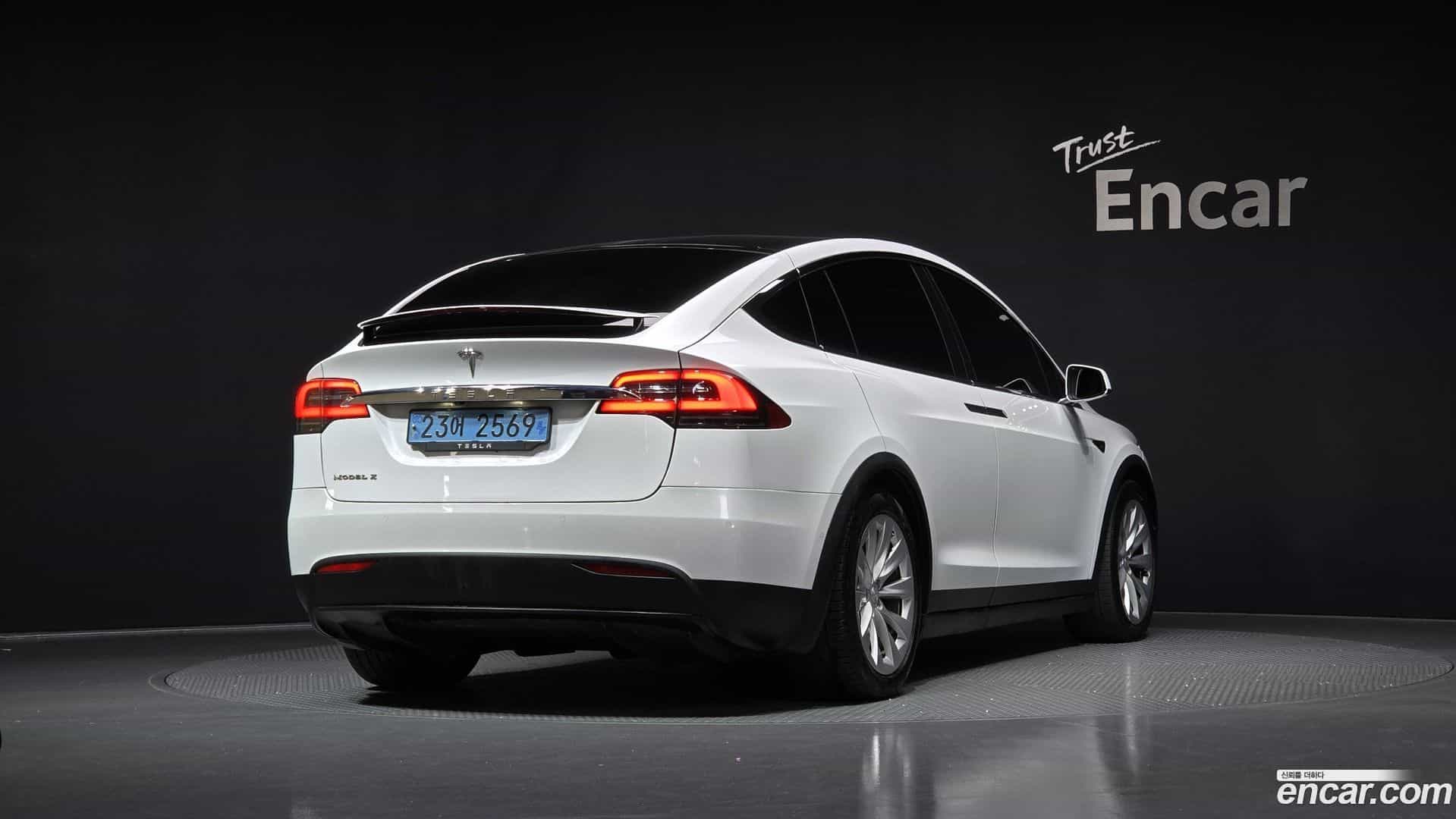 Model X Tesla 2018.11-OUTER-002