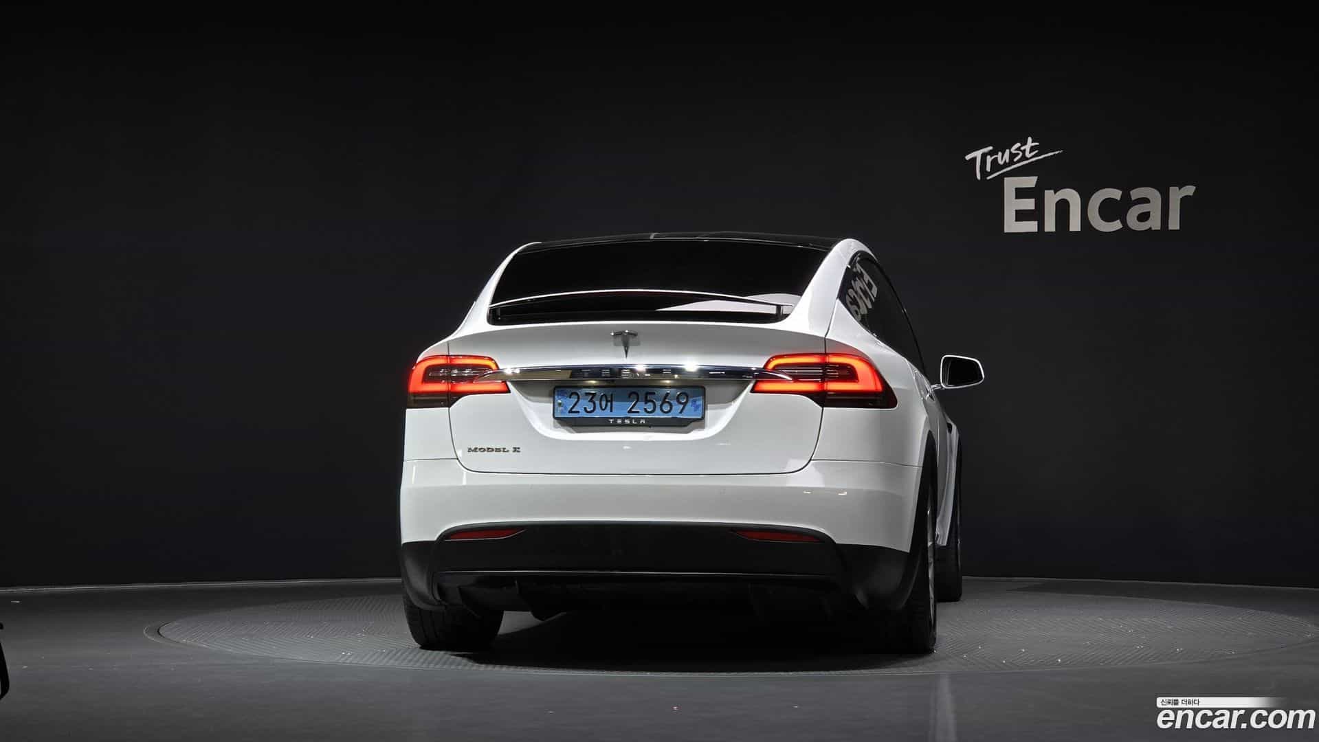 Model X Tesla 2018.11-OUTER-004