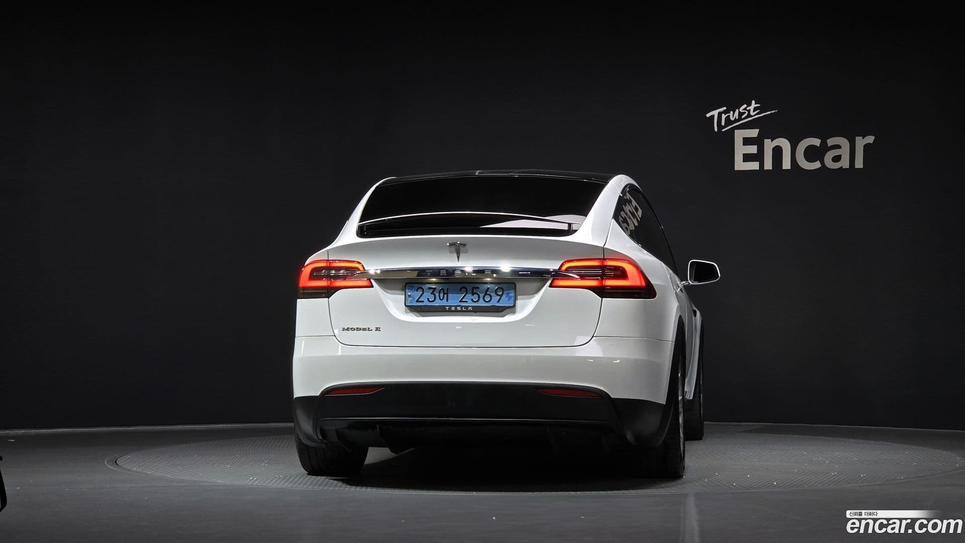 Main__Slider__Photo:Model X Tesla 2018.11-3