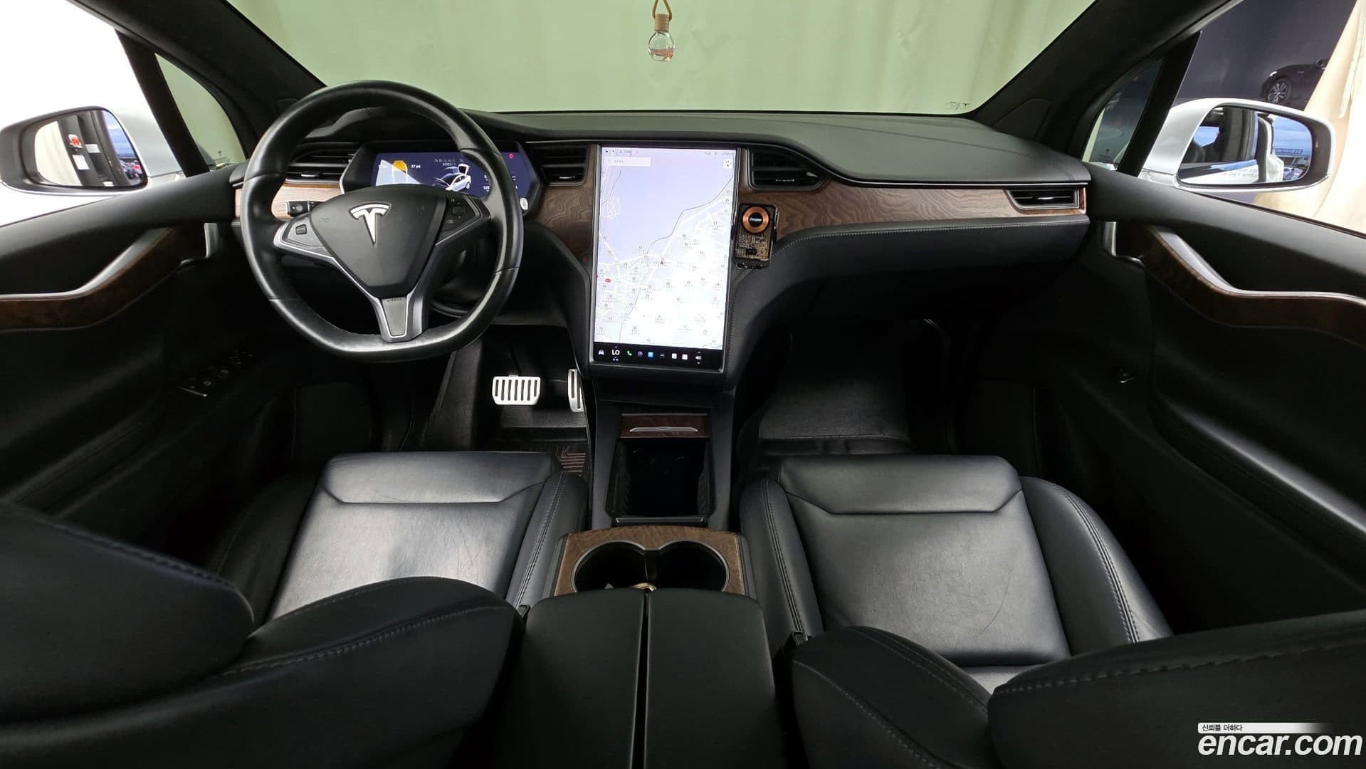 Main__Slider__Photo:Model X Tesla 2018.11-6