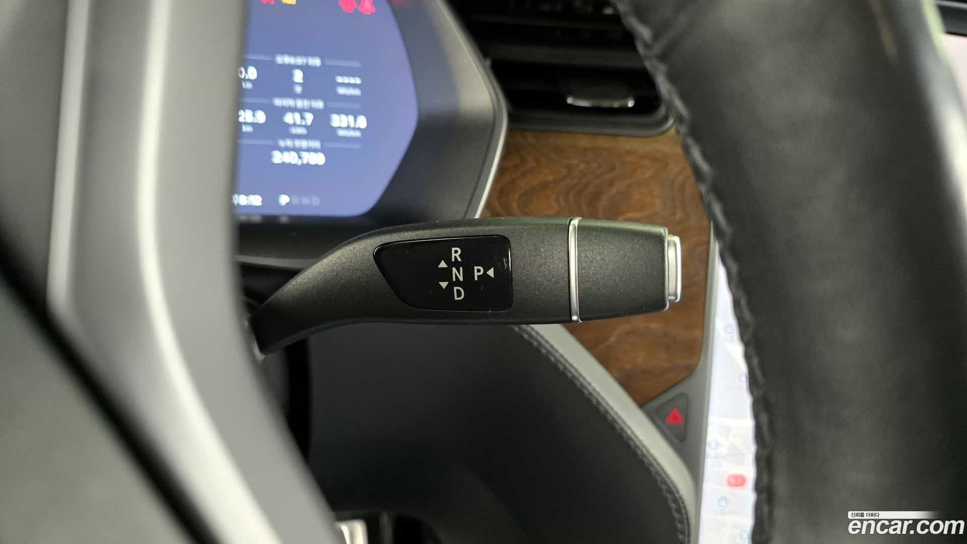 Model X Tesla 2018.11-INNER-009