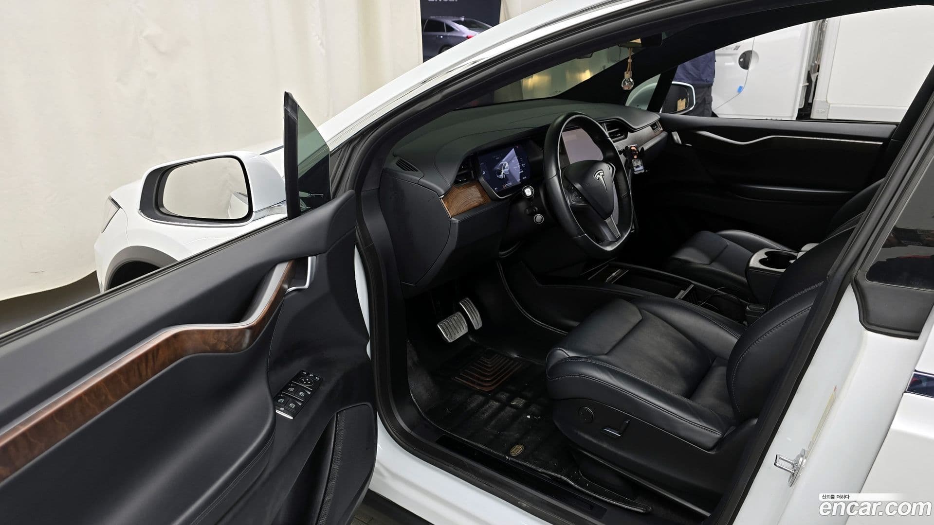 Main__Slider__Photo:Model X Tesla 2018.11-9