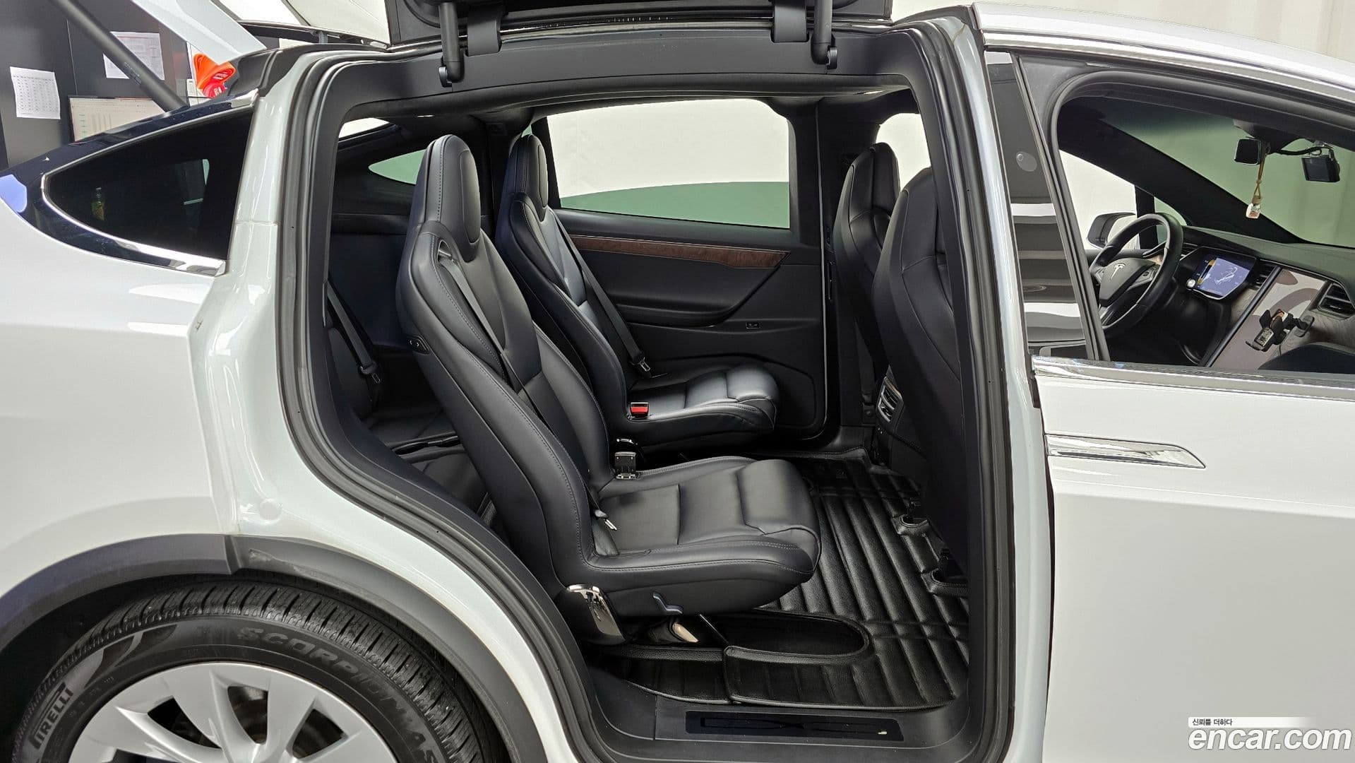 Main__Slider__Photo:Model X Tesla 2018.11-11