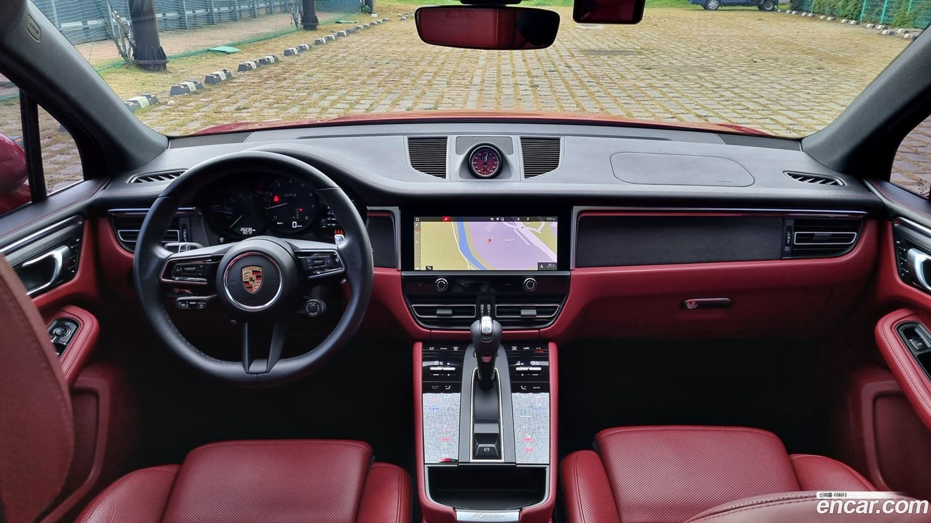 Main__Slider__Photo:Macan Porsche 2023.3-9