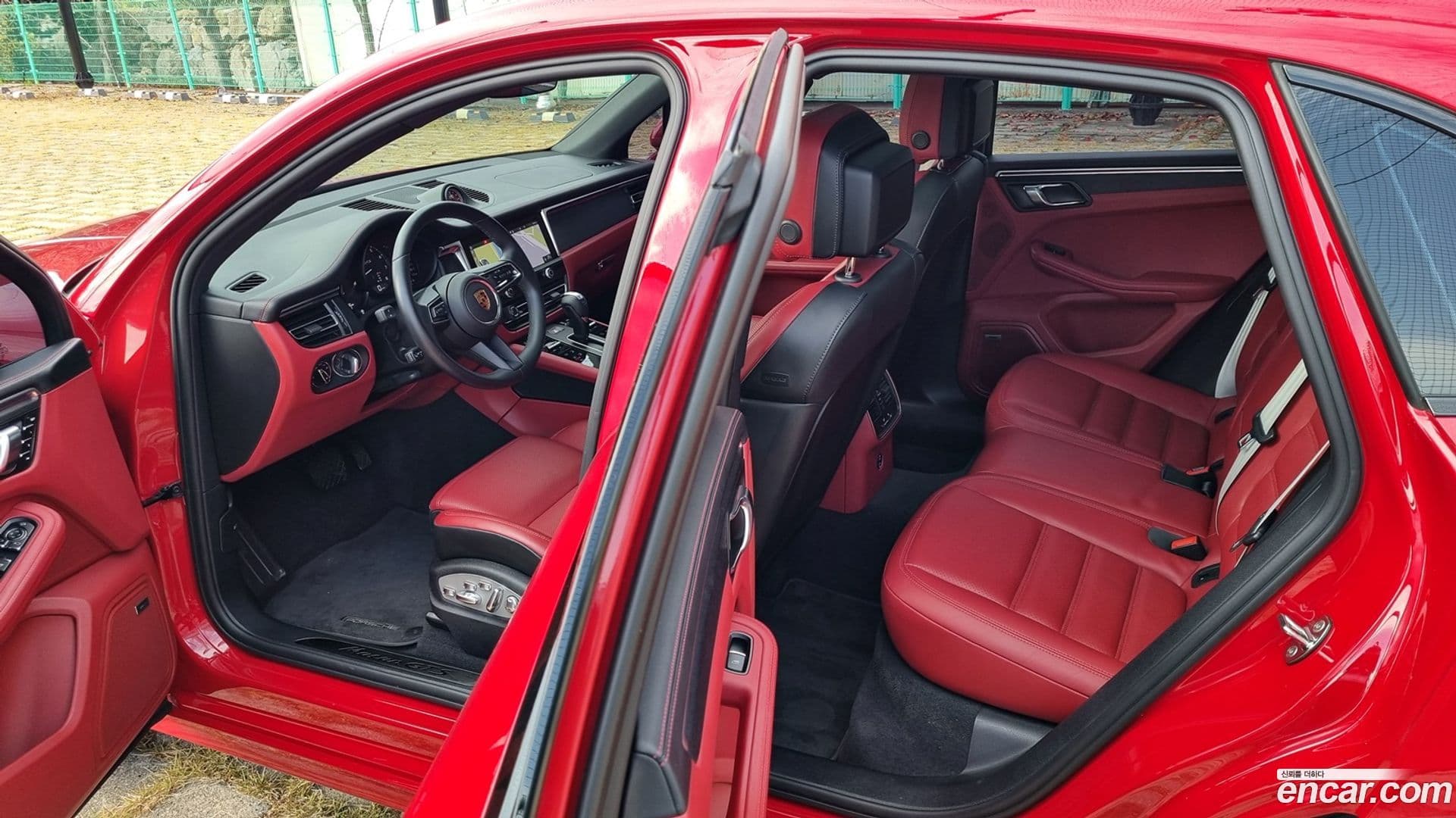 Main__Slider__Photo:Macan Porsche 2023.3-13