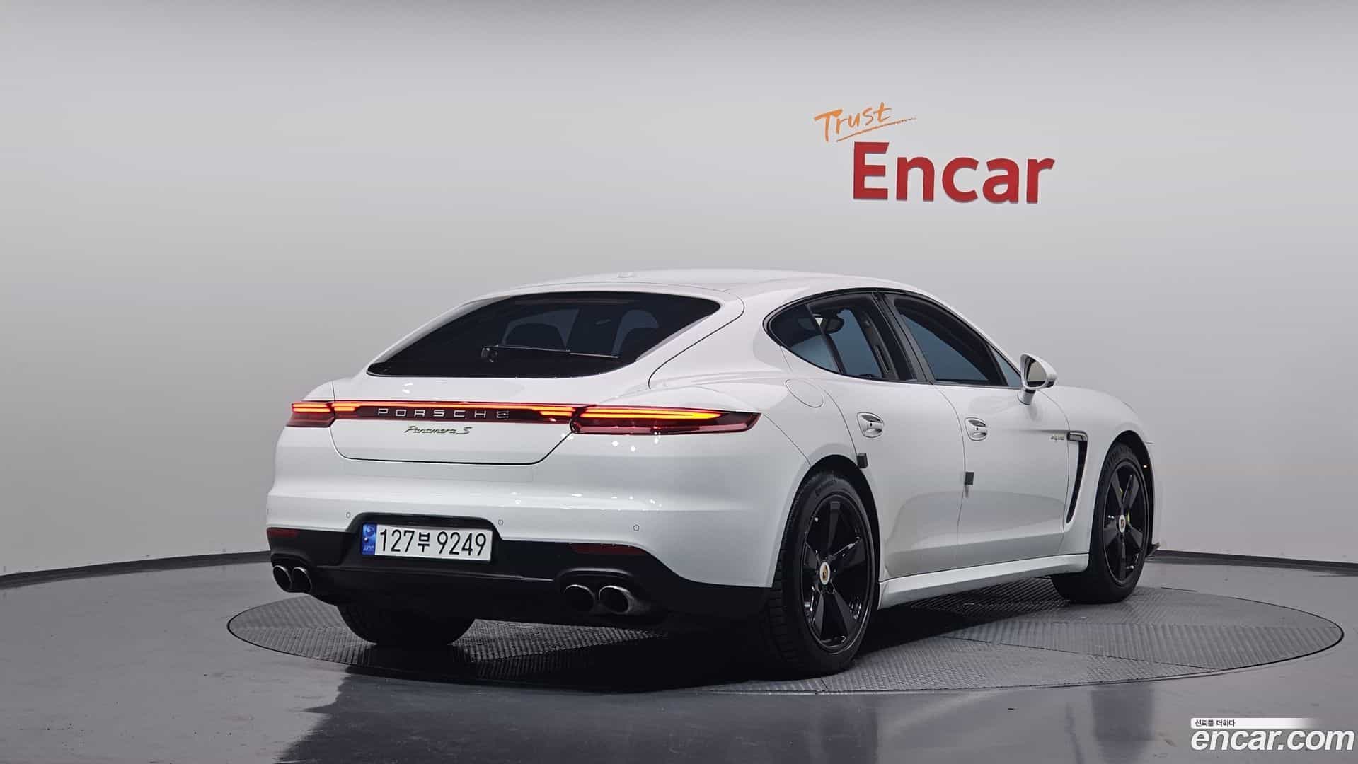 Panamera Porsche 2015.11-OUTER-002