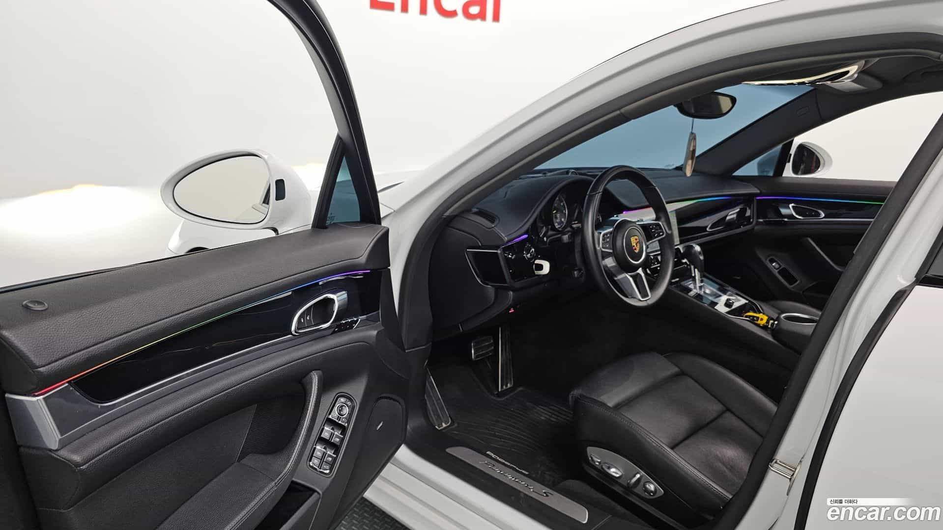 Panamera Porsche 2015.11-OPTION-015