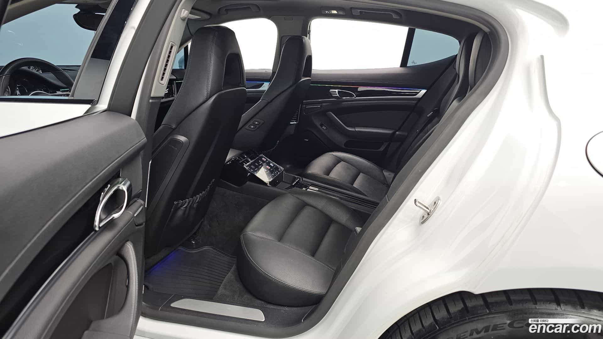 Panamera Porsche 2015.11-OPTION-016