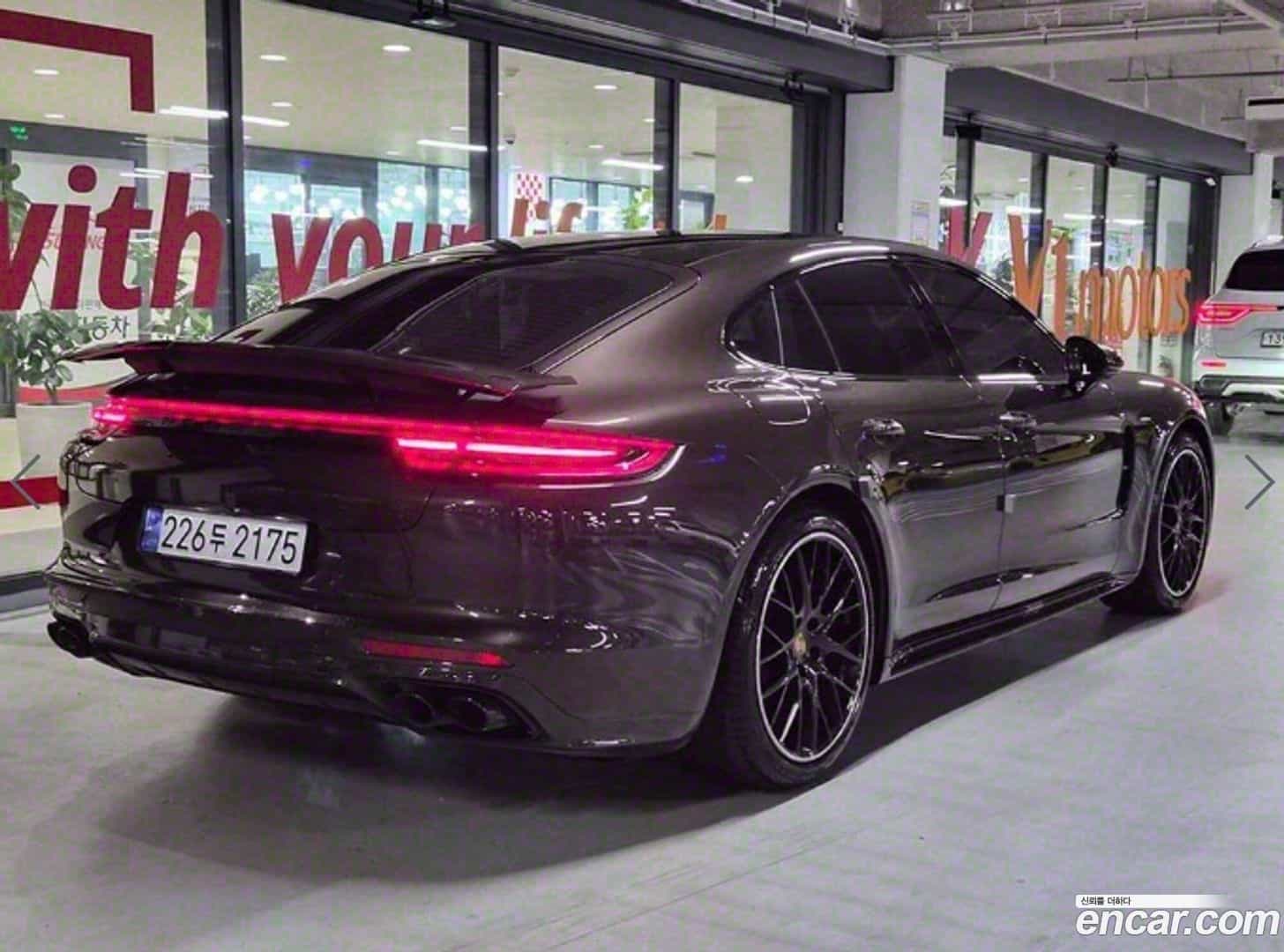 Panamera Porsche 2019.6-OUTER-002