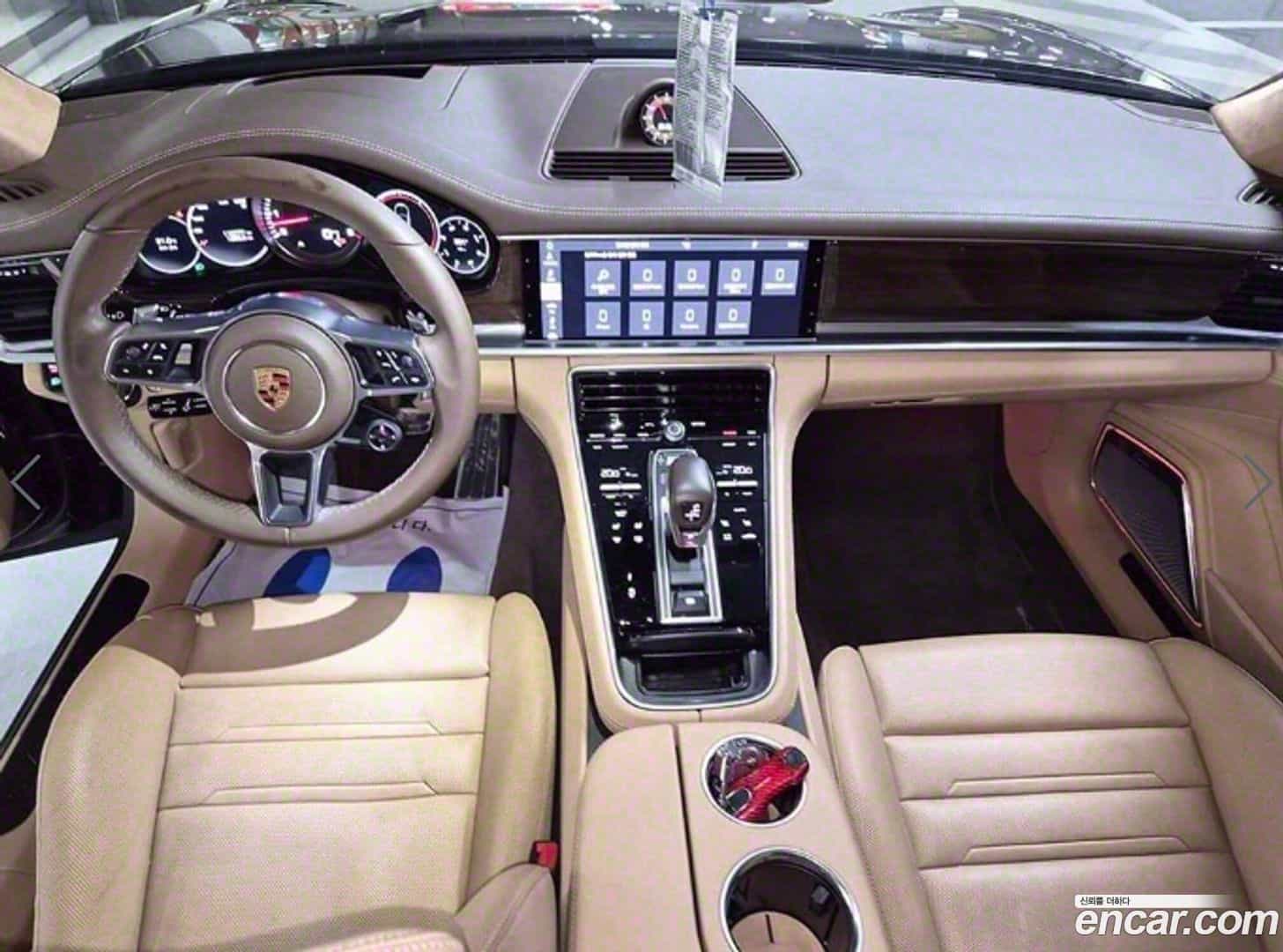 Panamera Porsche 2019.6-INNER-007