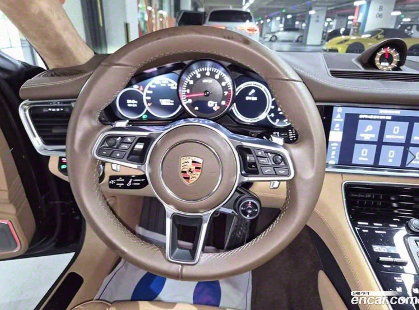 Panamera Porsche 2019.6-OPTION-016