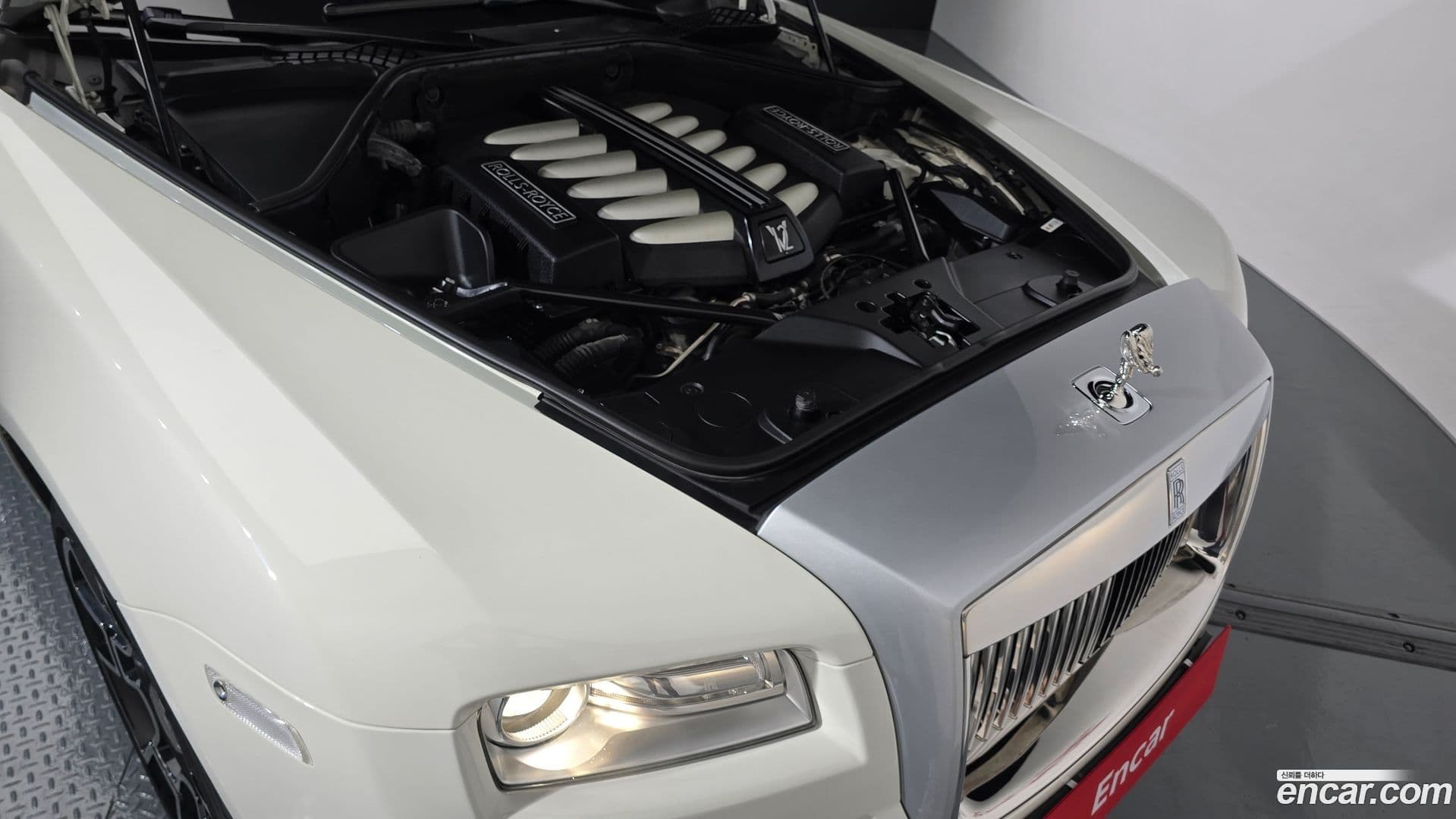 Main__Slider__Photo:Wraith Rolls-Royce 2016.11-5