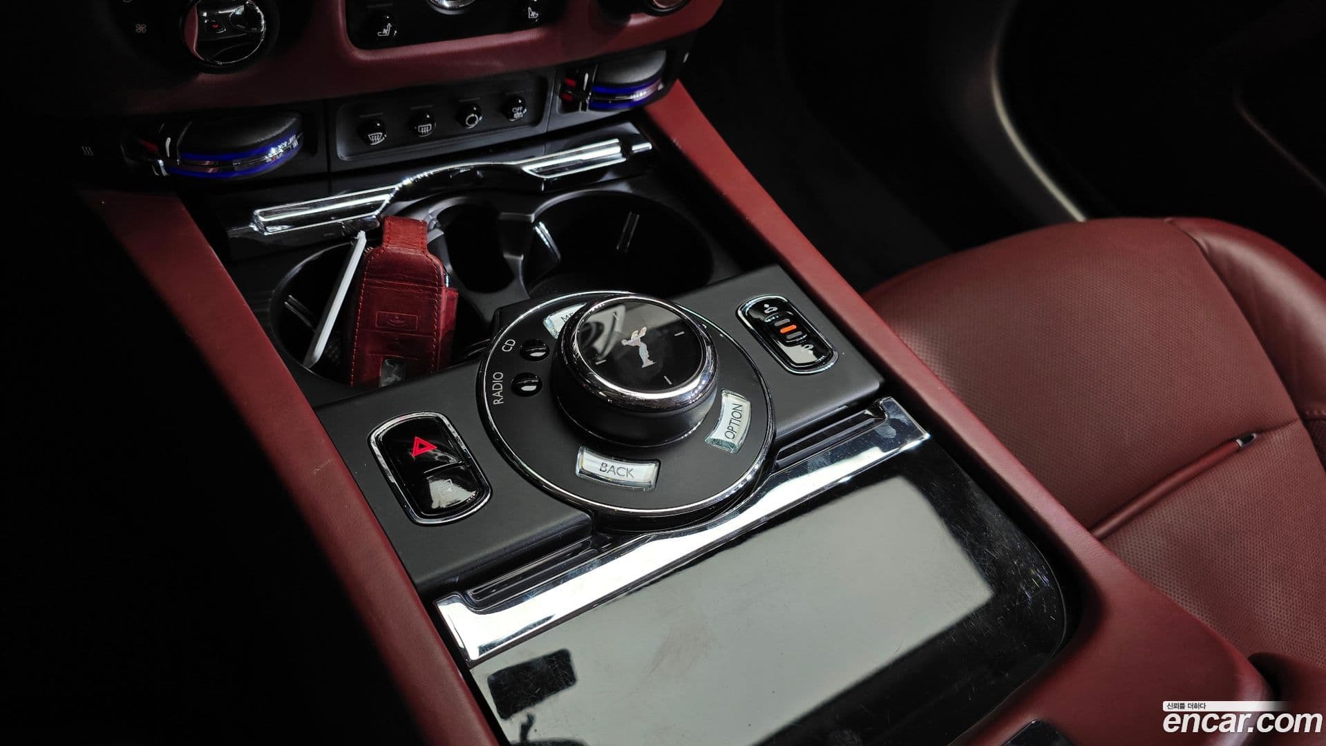 Main__Slider__Photo:Wraith Rolls-Royce 2016.11-8