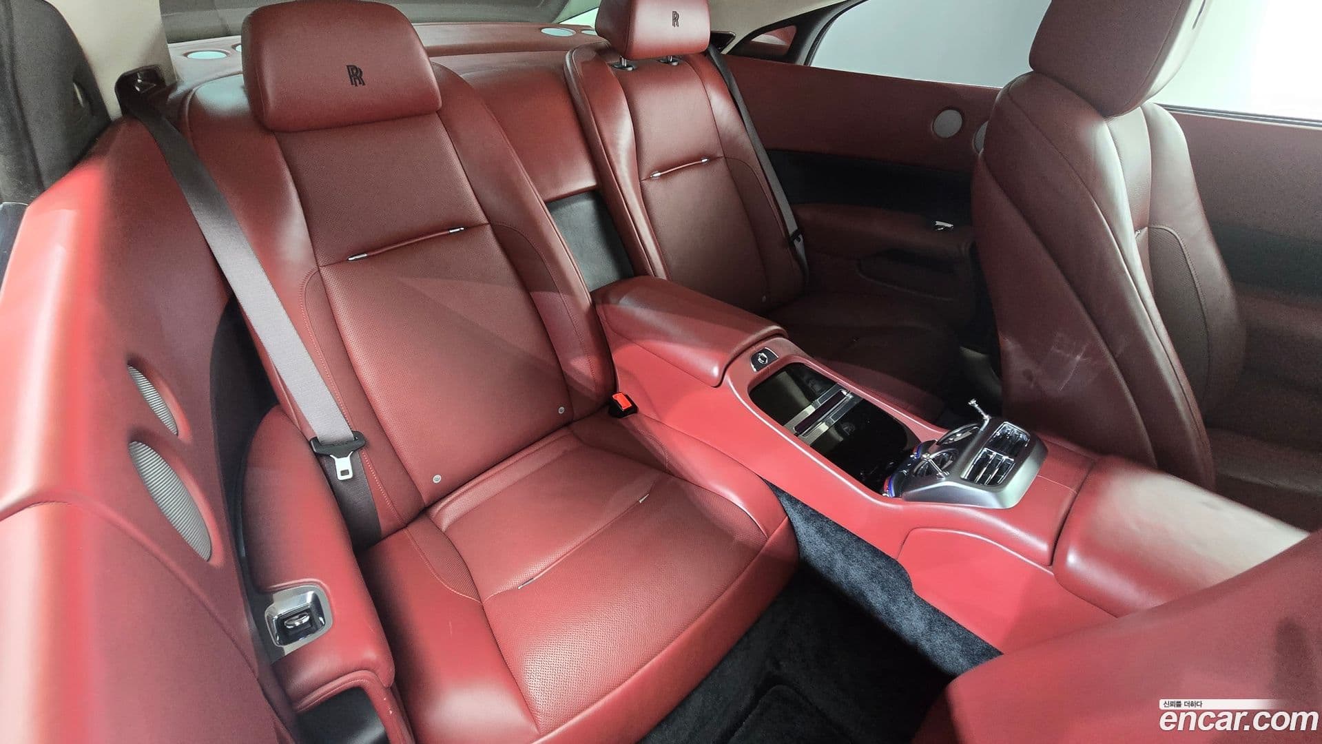 Main__Slider__Photo:Wraith Rolls-Royce 2016.11-11