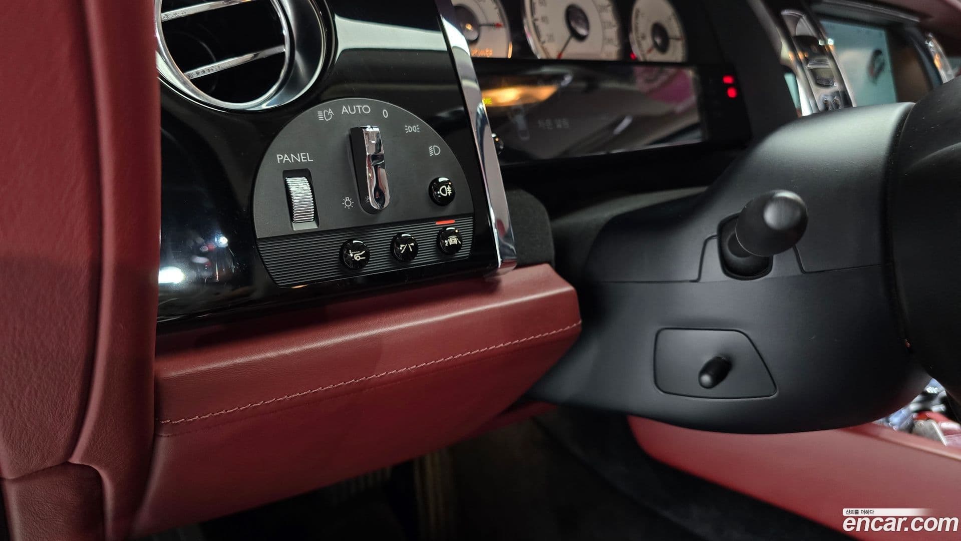 Main__Slider__Photo:Wraith Rolls-Royce 2016.11-13