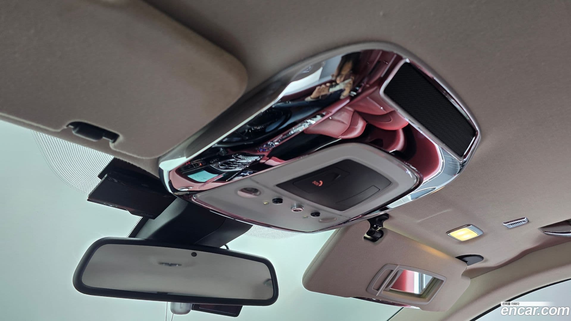 Main__Slider__Photo:Wraith Rolls-Royce 2016.11-18