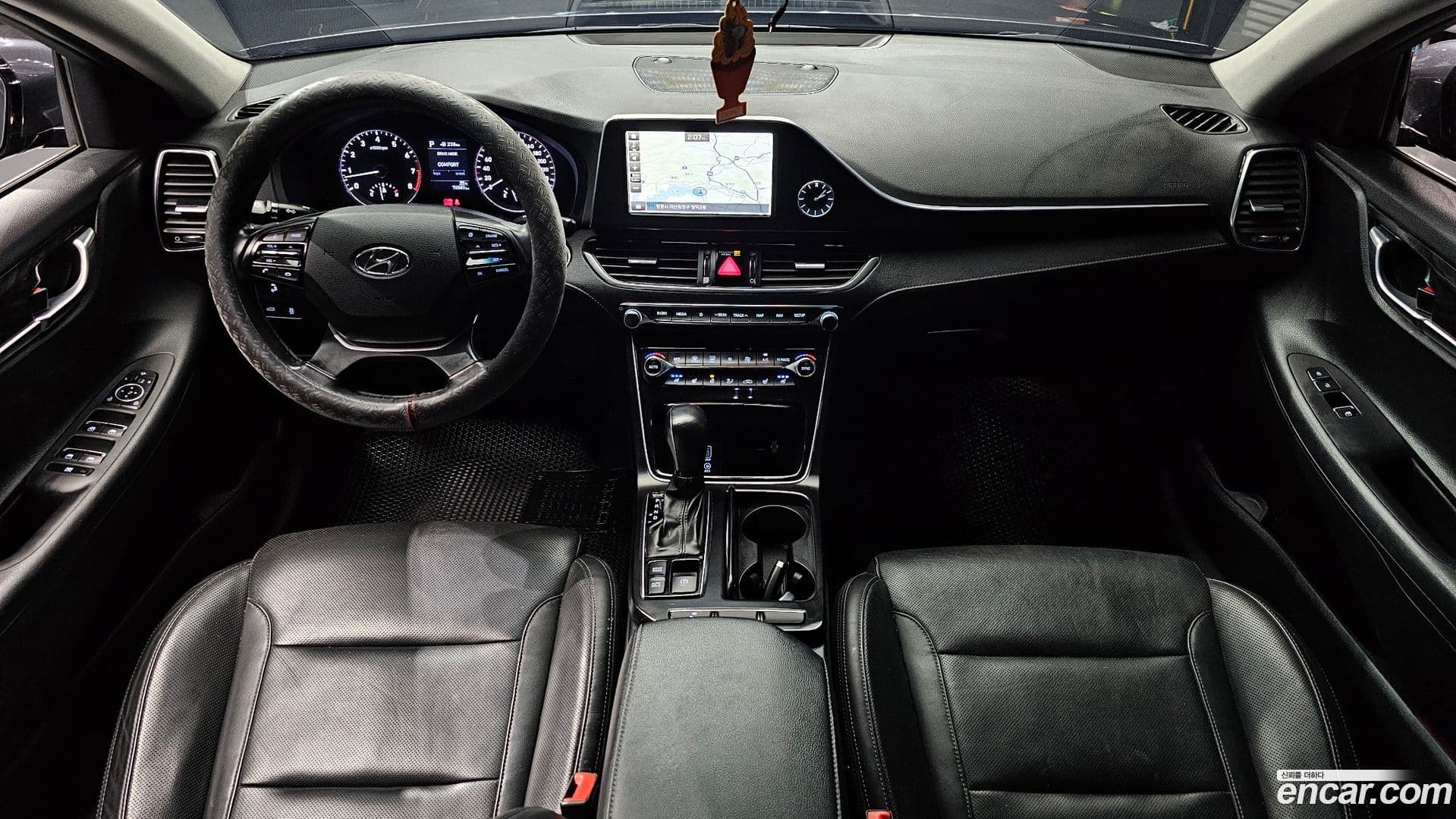 Main__Slider__Photo:Grandeur Hyundai 2016.11-6