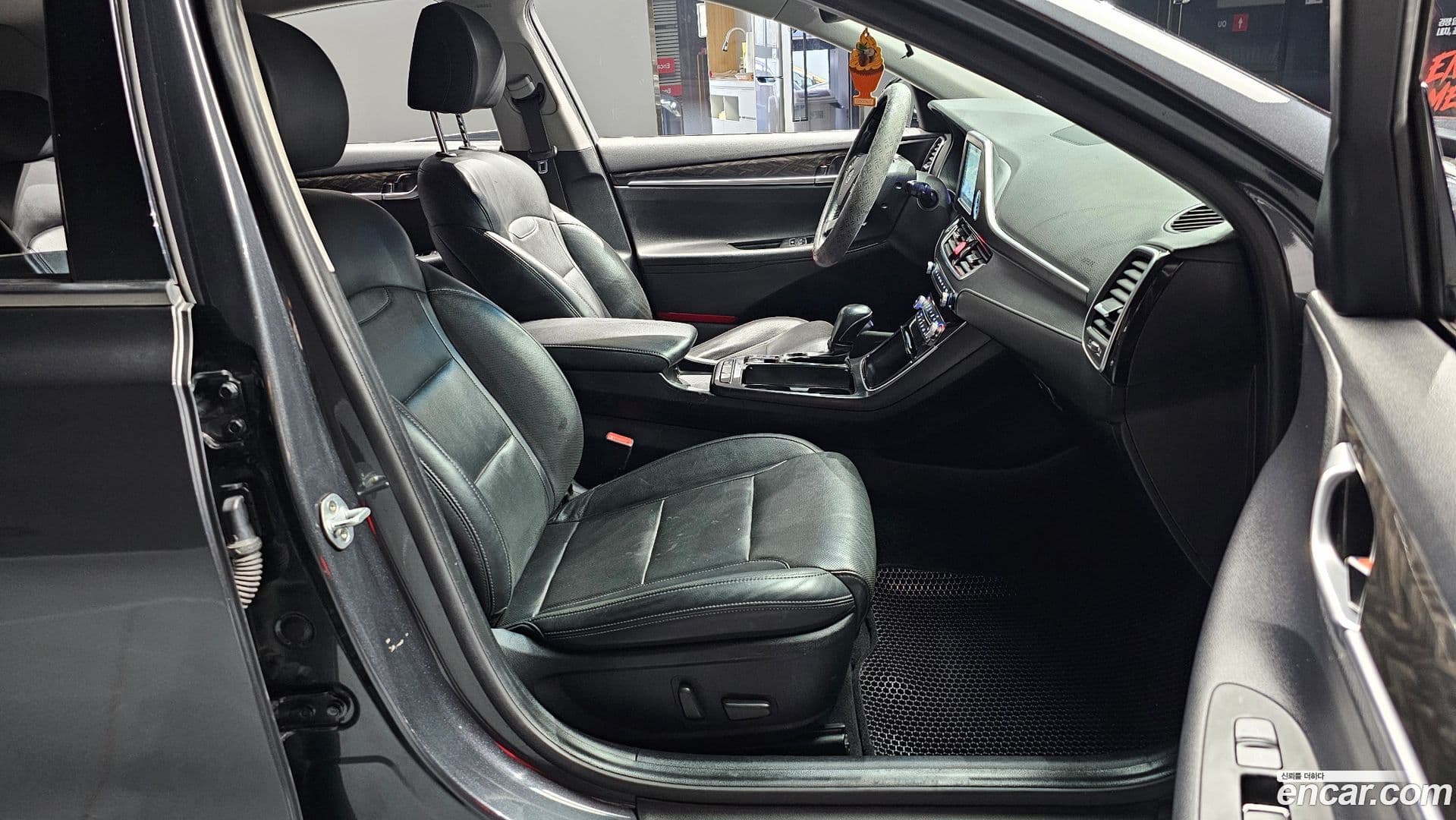 Main__Slider__Photo:Grandeur Hyundai 2016.11-9