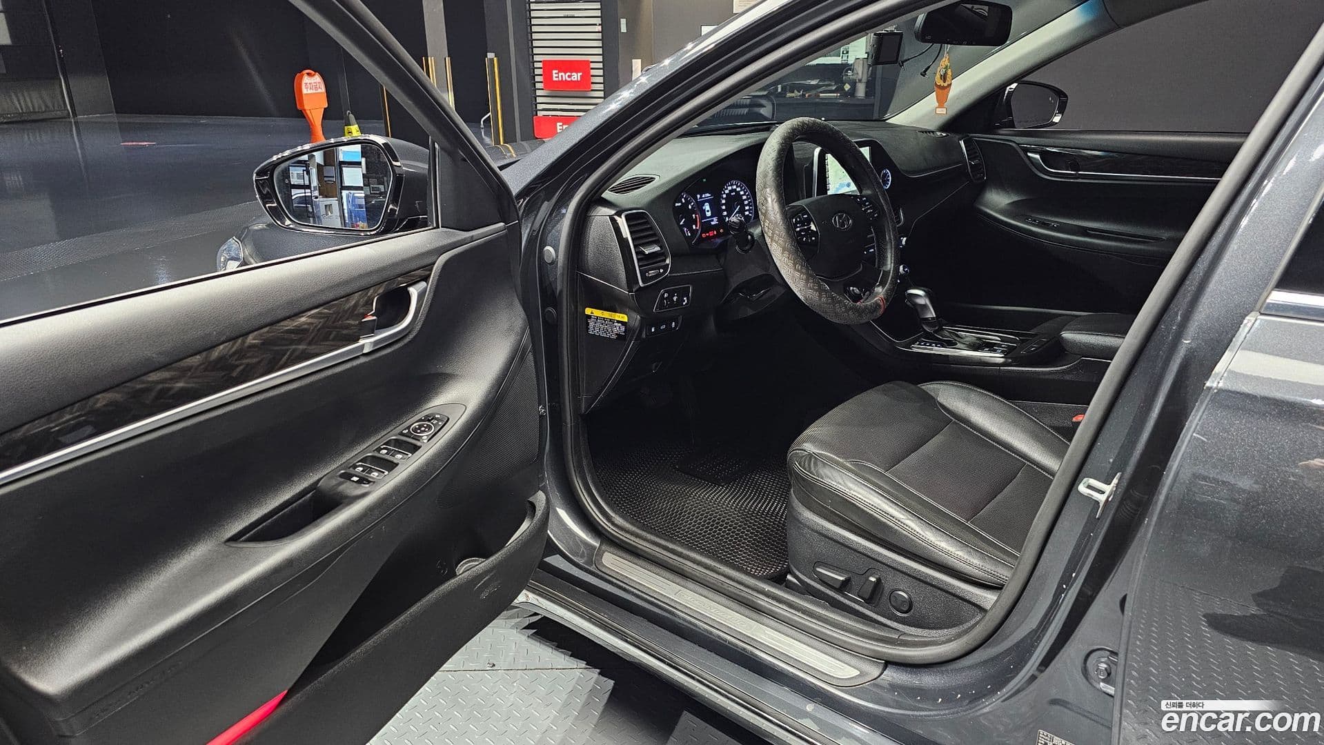 Main__Slider__Photo:Grandeur Hyundai 2016.11-10