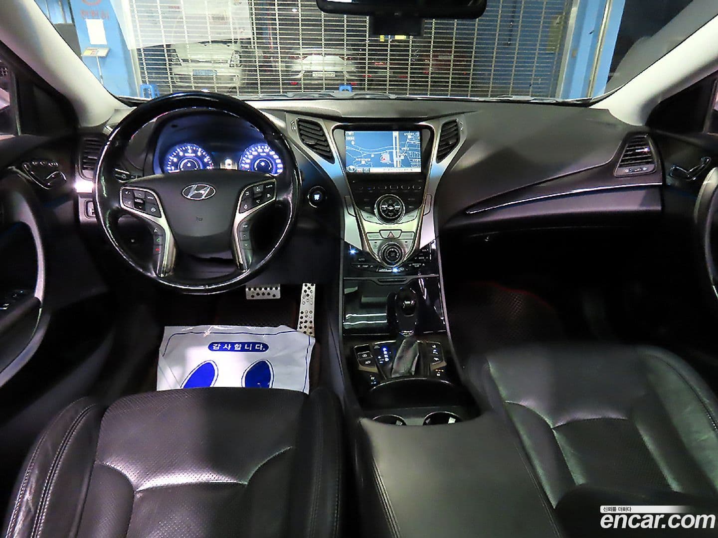 Main__Slider__Photo:Grandeur Hyundai 2012.4-4