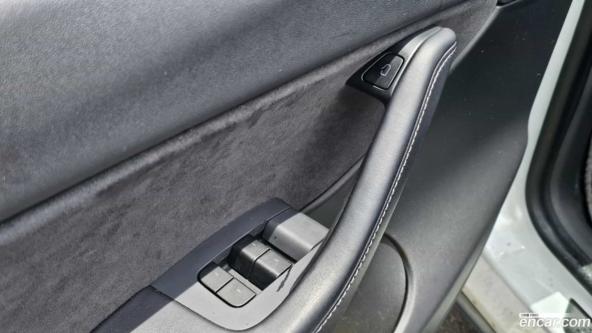 Model Y Tesla 2021.5-OUTER-003