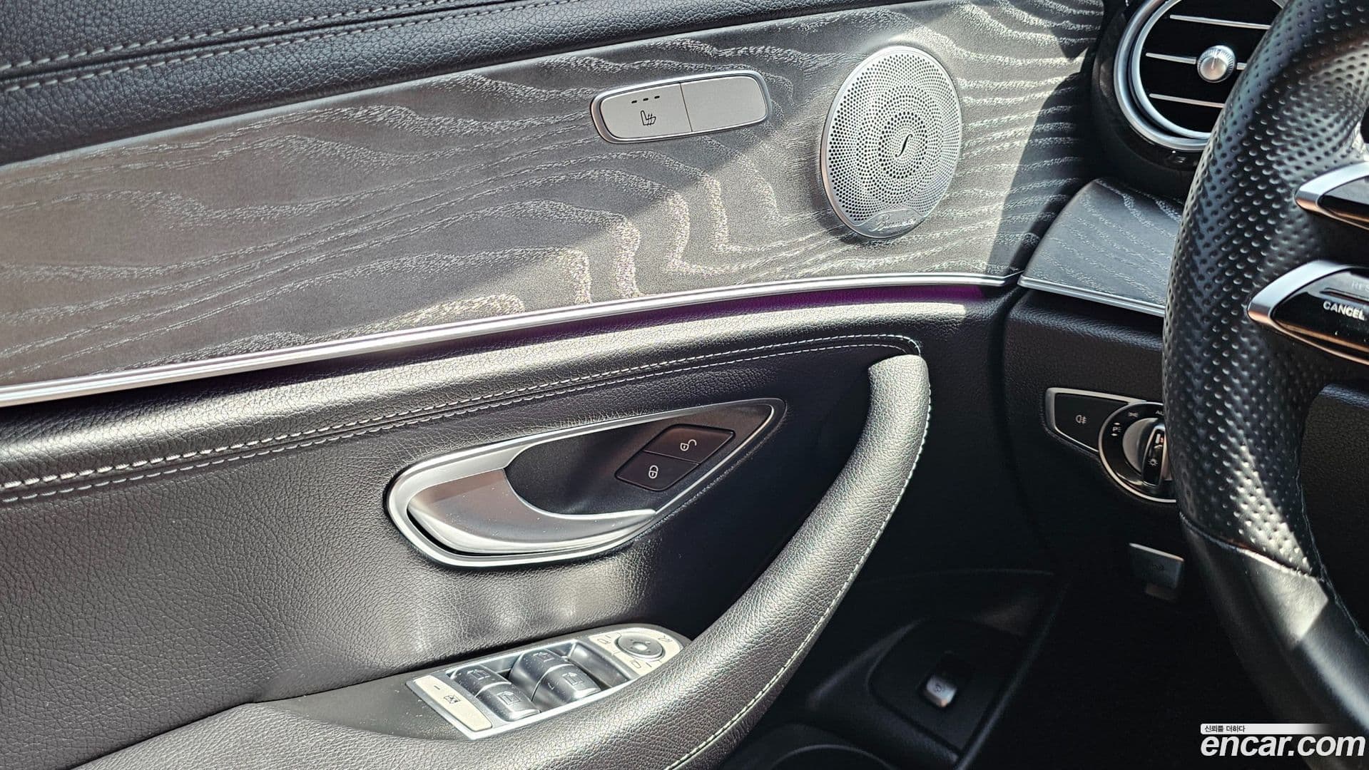 Main__Slider__Photo:E-Class Mercedes-Benz 2021.3-14