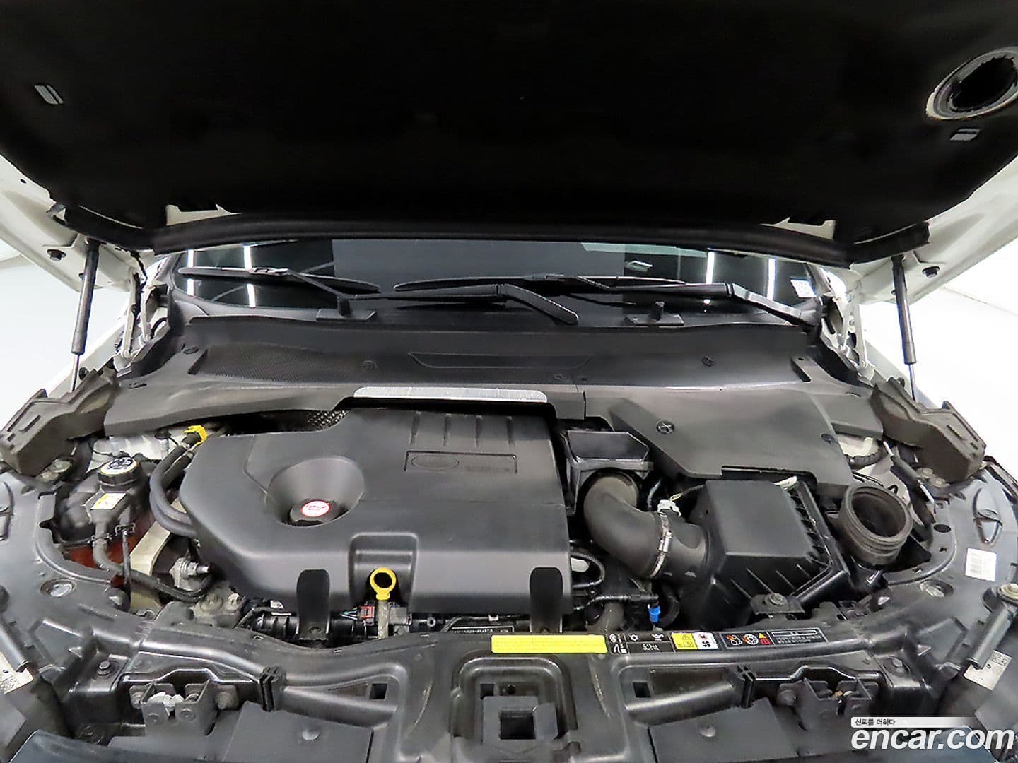 Main__Slider__Photo:Discovery Sport Land Rover 2020.10-5