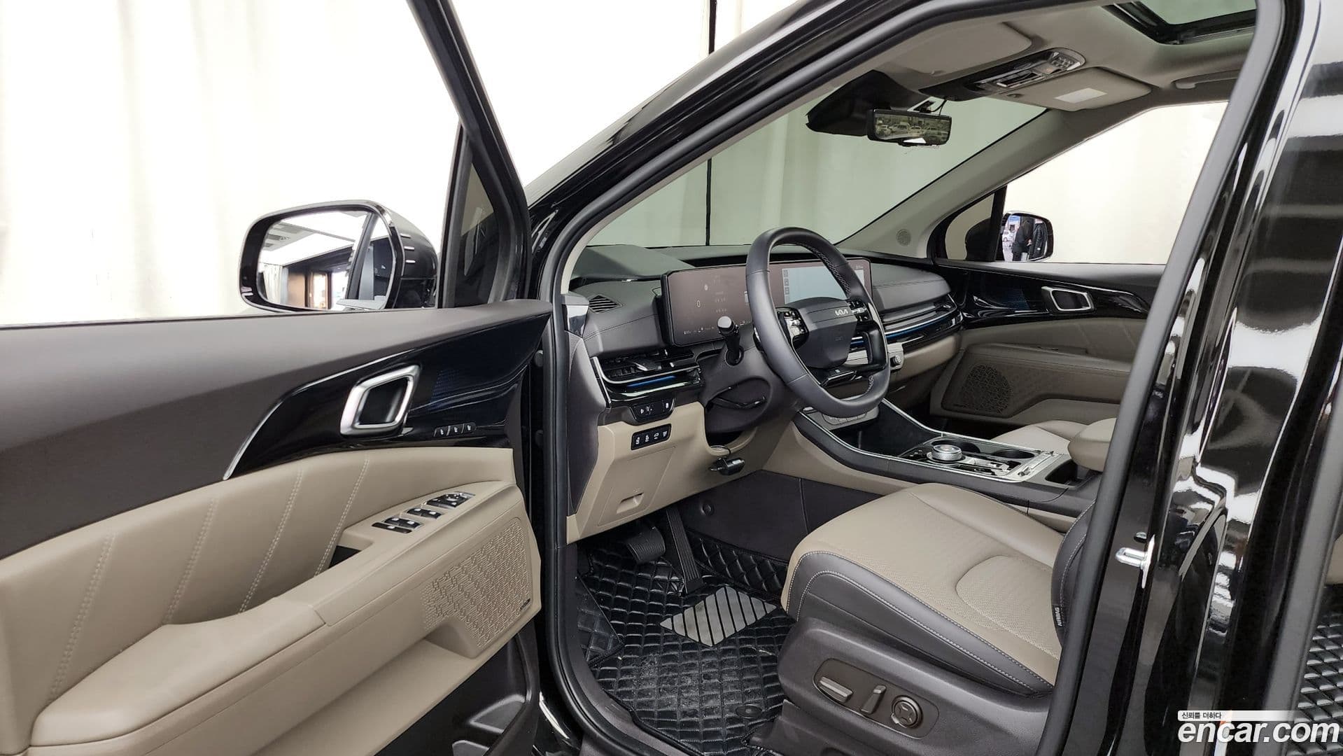 Main__Slider__Photo:Canival Kia 2024.11-9