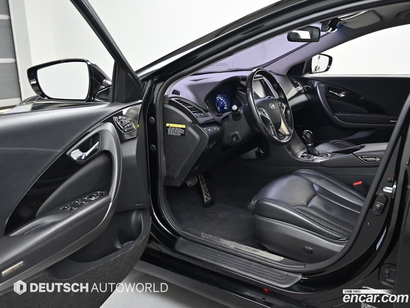 Main__Slider__Photo:Grandeur Hyundai 2014.10-10