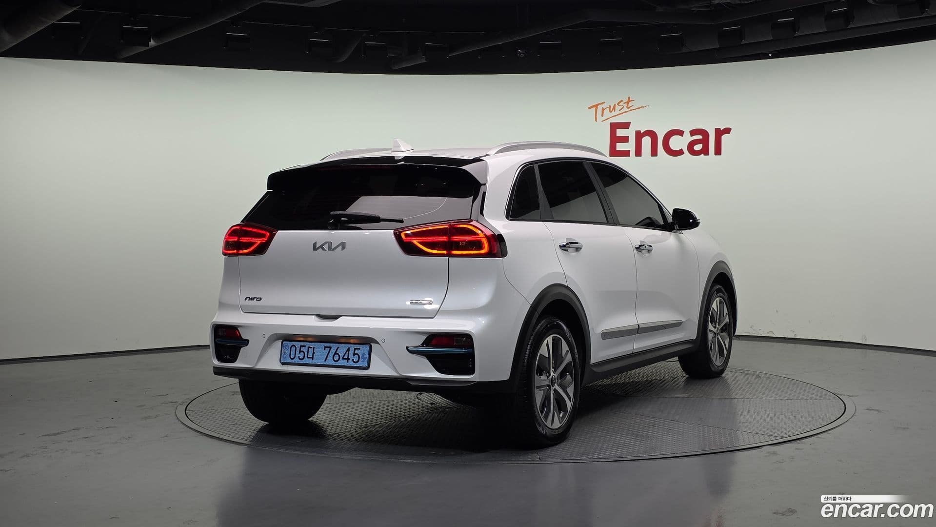 Main__Slider__Photo:Niro Kia 2021.9-1