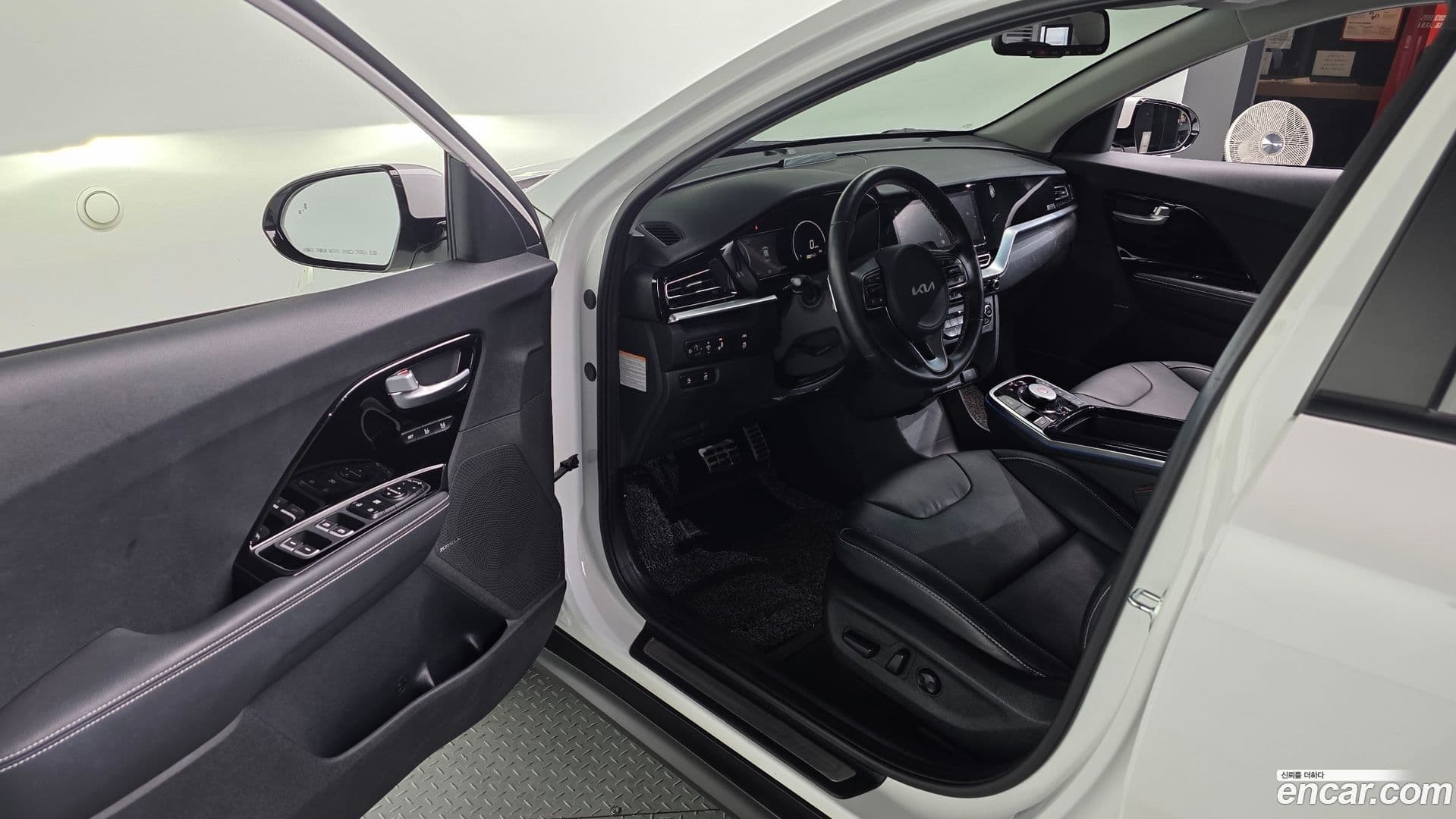 Main__Slider__Photo:Niro Kia 2021.9-10