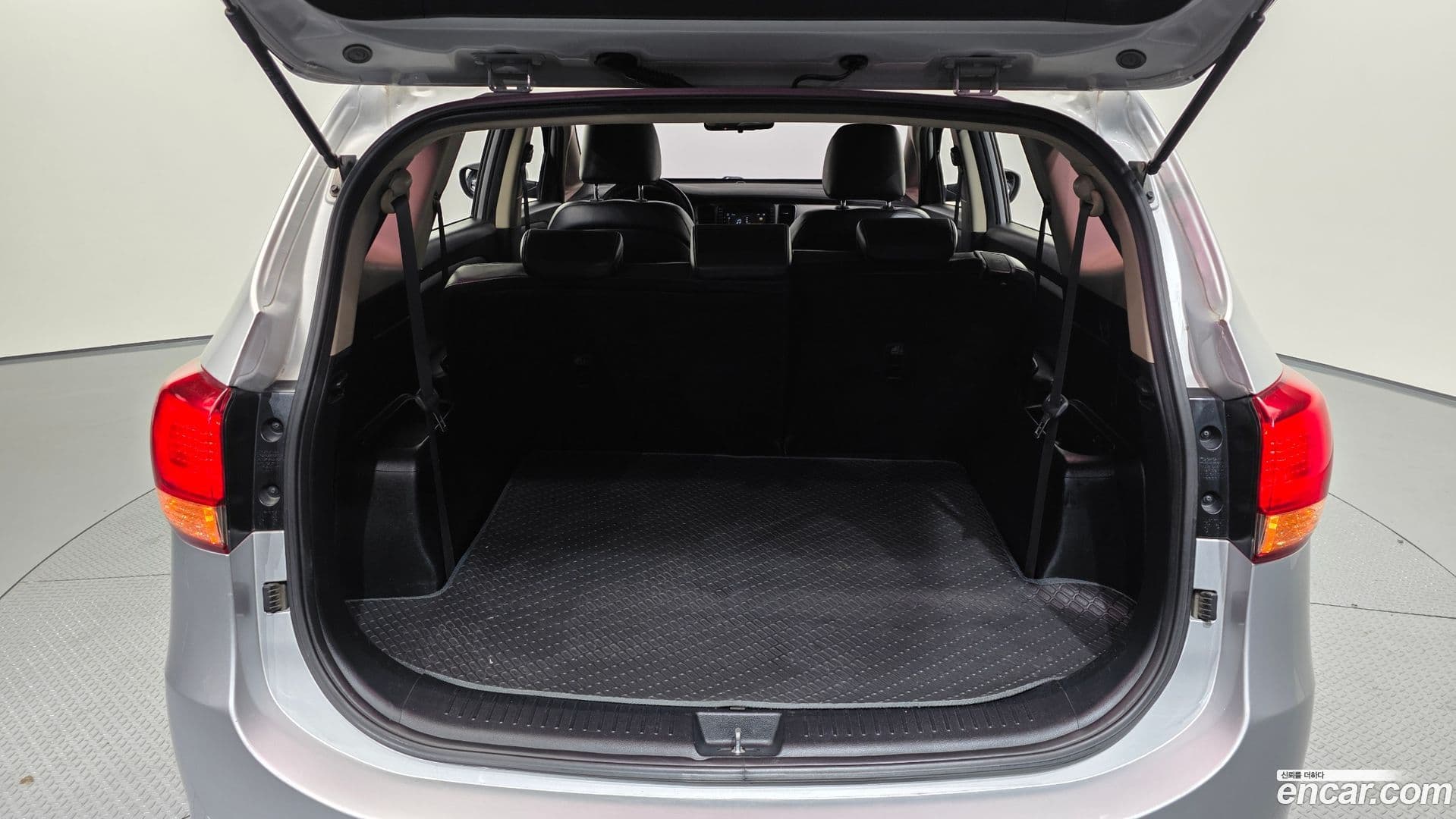 Main__Slider__Photo:Carens Kia 2016.5-19