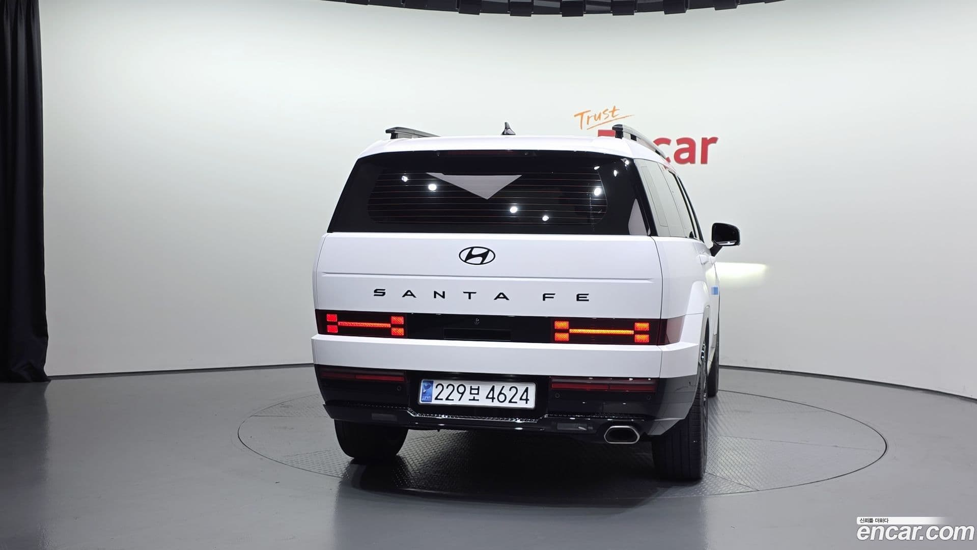 Main__Slider__Photo:Santafe Hyundai 2023.9-3