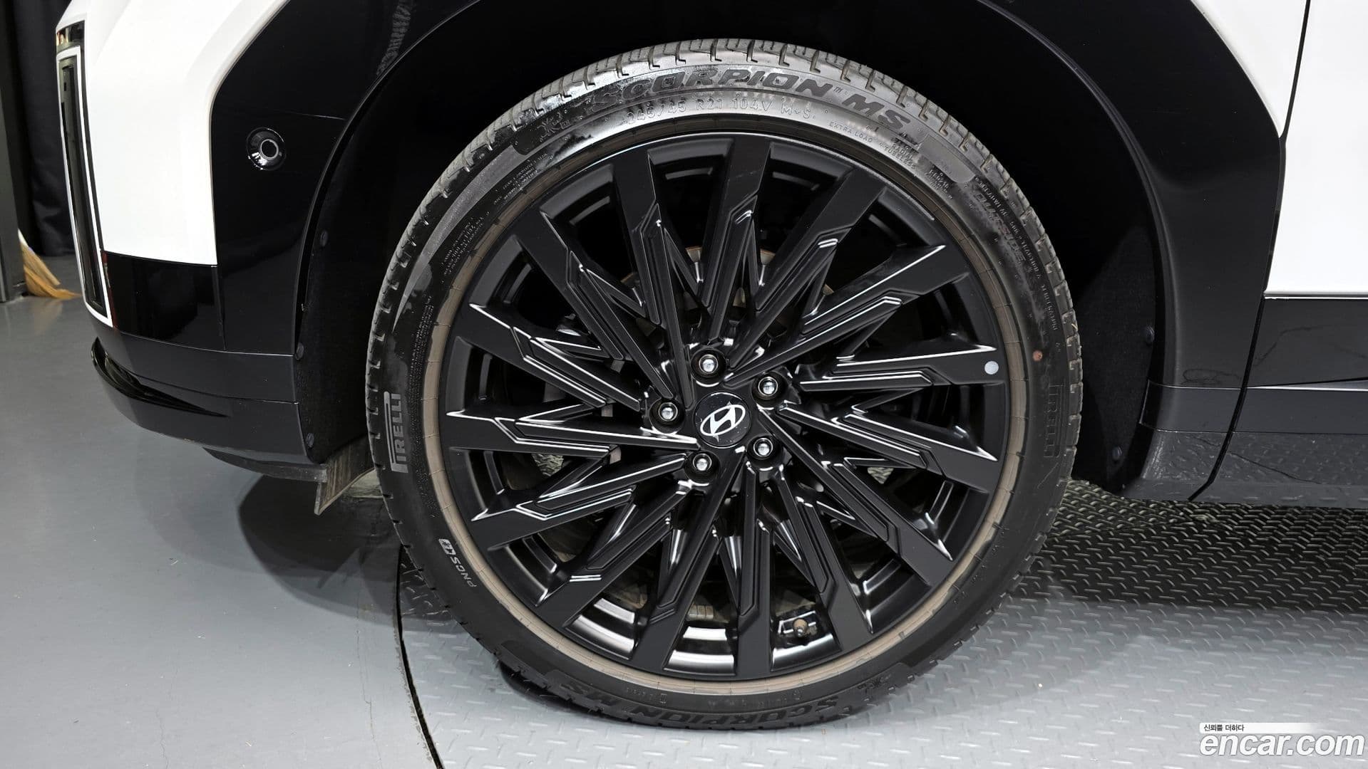 Main__Slider__Photo:Santafe Hyundai 2023.9-4