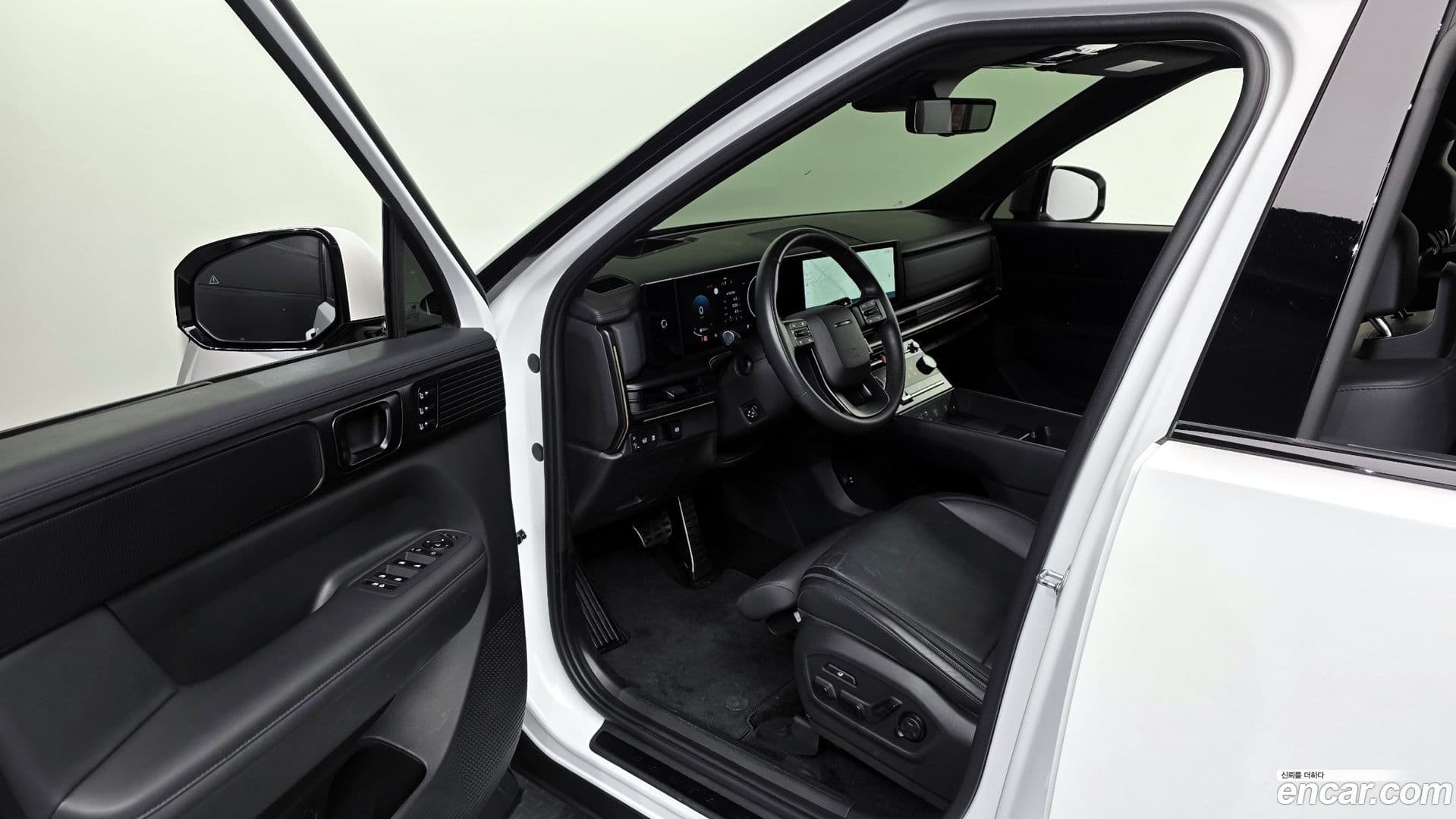 Main__Slider__Photo:Santafe Hyundai 2023.9-9