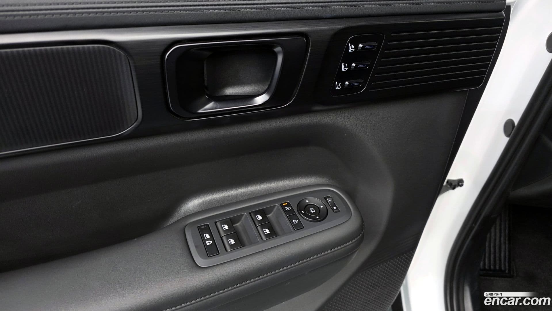 Main__Slider__Photo:Santafe Hyundai 2023.9-10