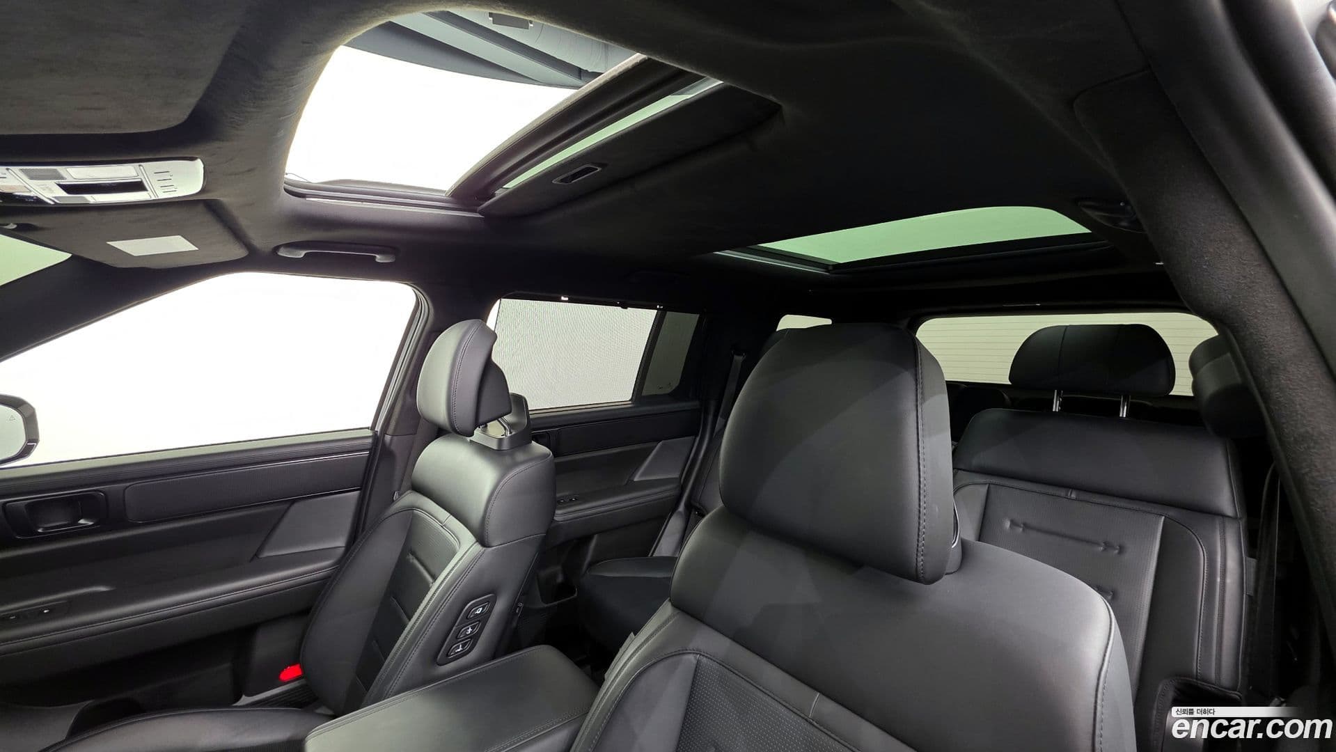 Main__Slider__Photo:Santafe Hyundai 2023.9-18