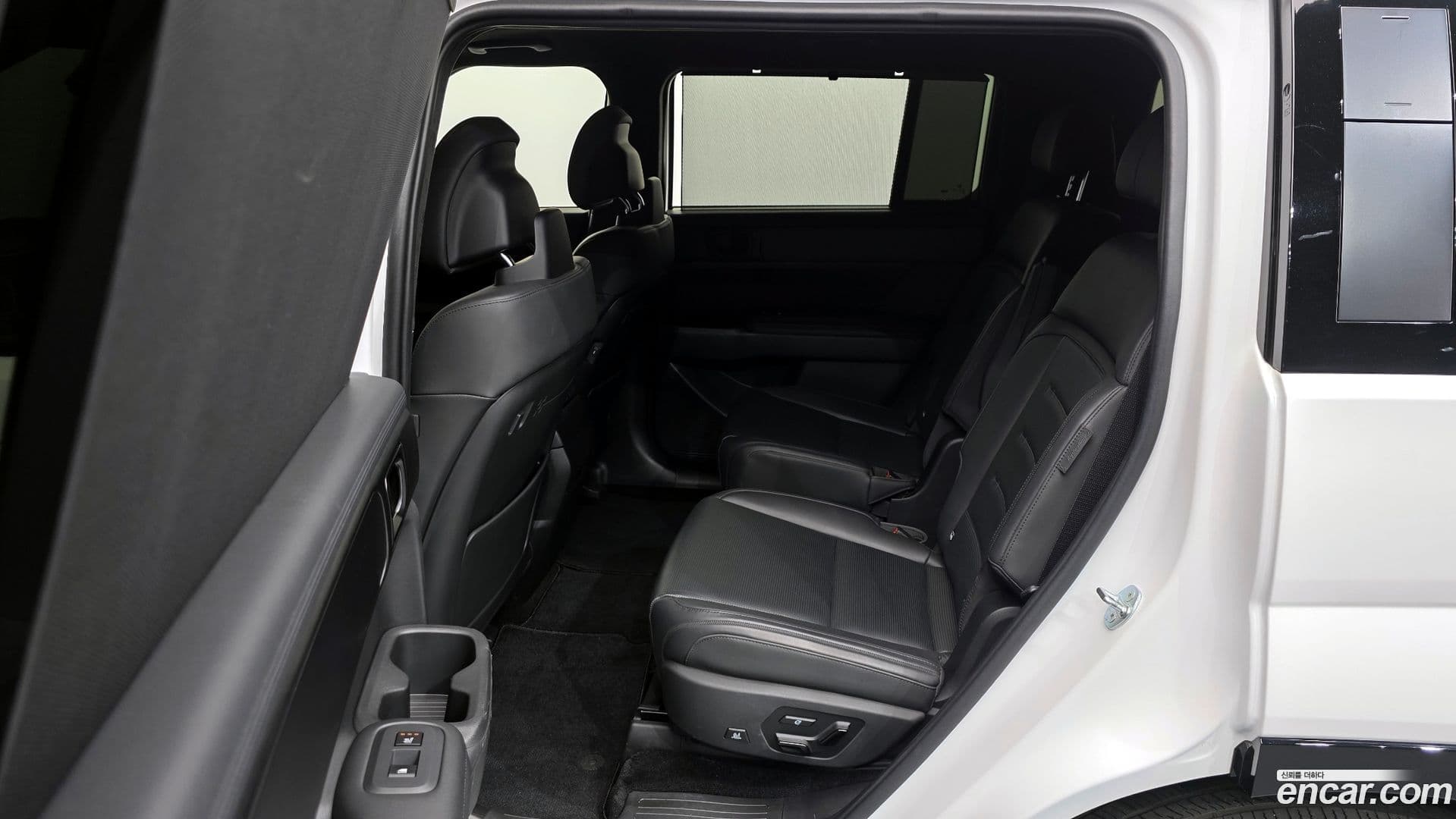 Main__Slider__Photo:Santafe Hyundai 2023.9-19