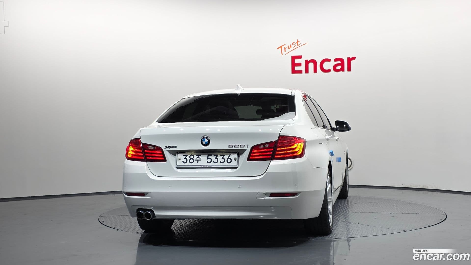 Main__Slider__Photo:5-Series BMW 2013.11-3