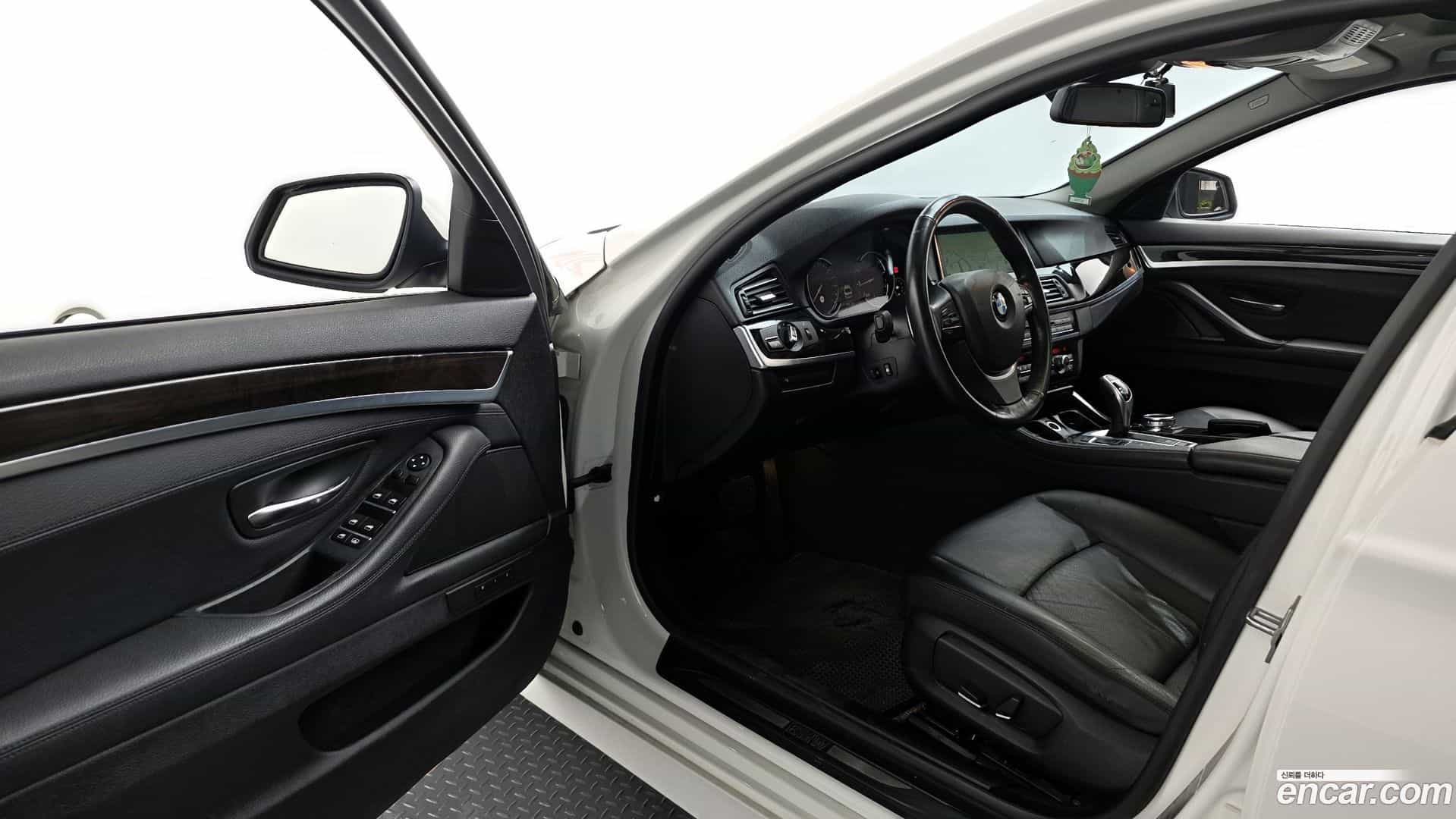 5-Series BMW 2013.11-INNER-010