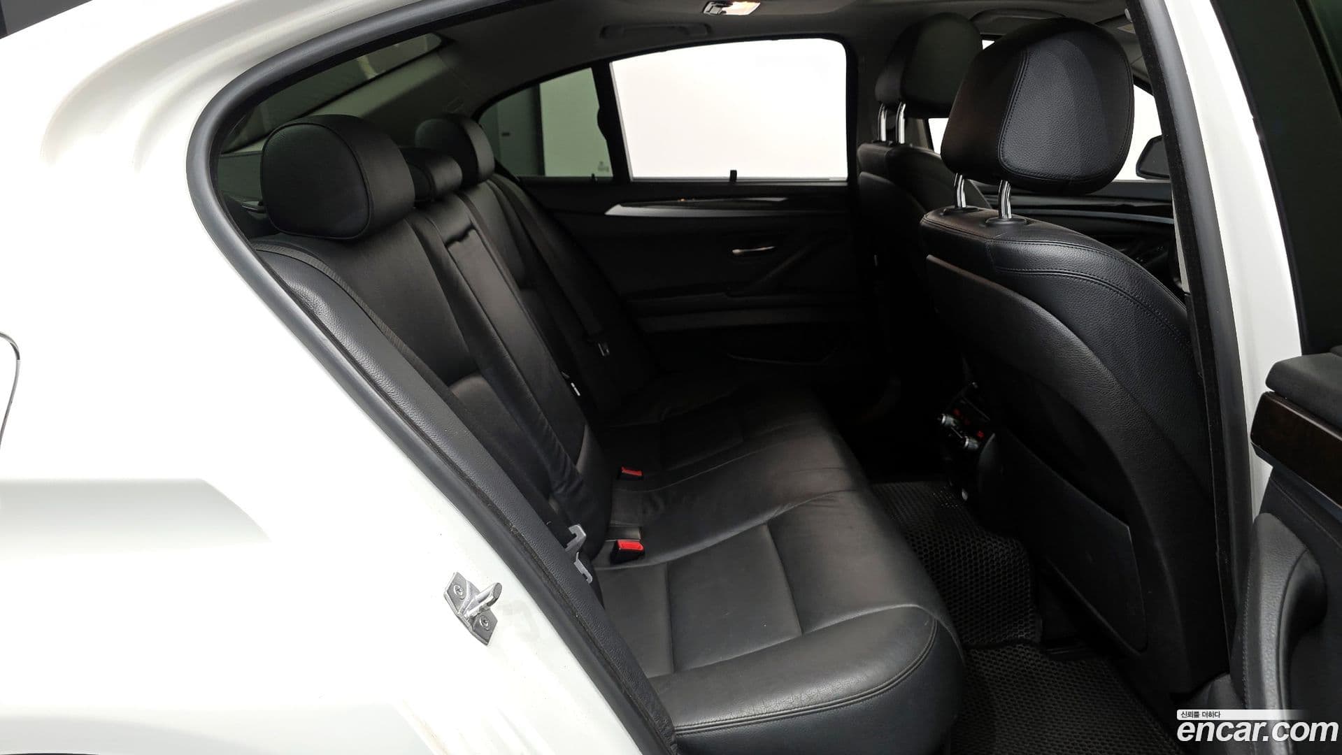 Main__Slider__Photo:5-Series BMW 2013.11-11