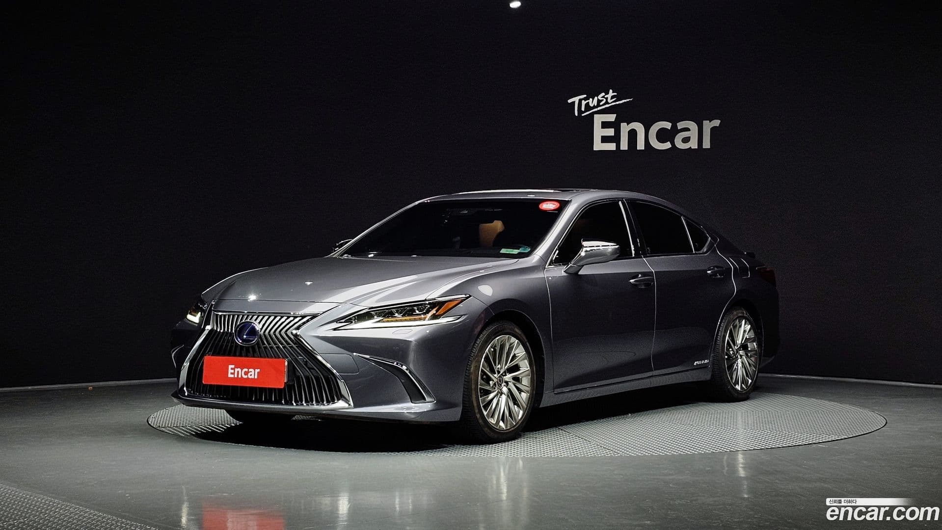 Main__Slider__Photo:ES Lexus 2019.0-0