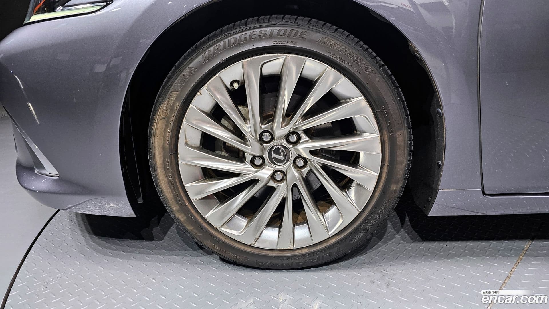 Main__Slider__Photo:ES Lexus 2019.0-4