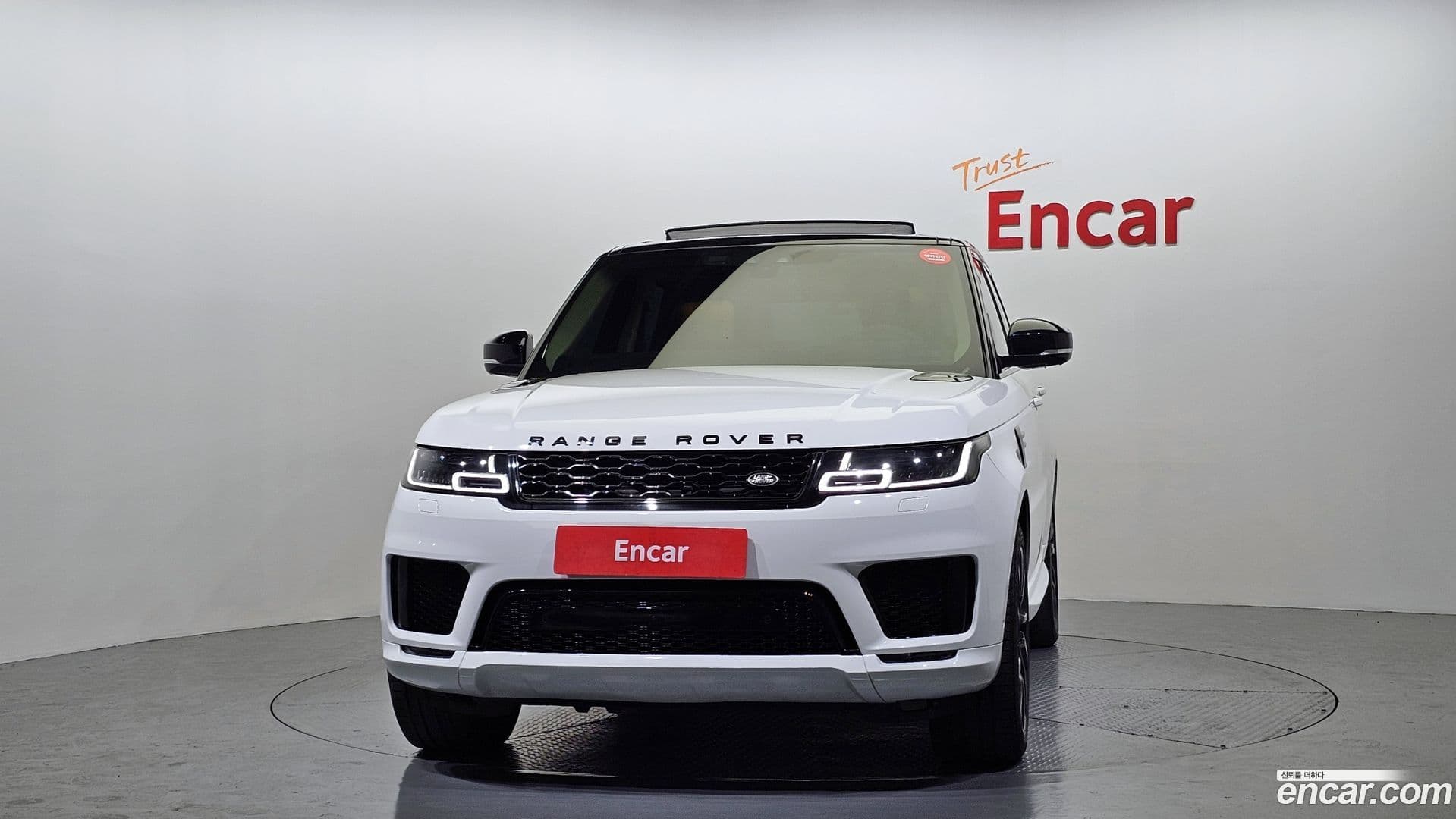 Main__Slider__Photo:Range Rover Sport Land Rover 2021.4-2