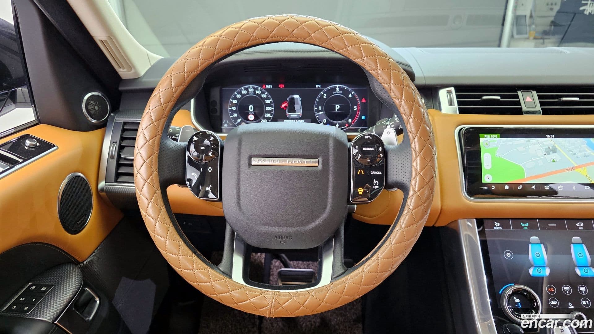 Main__Slider__Photo:Range Rover Sport Land Rover 2021.4-12