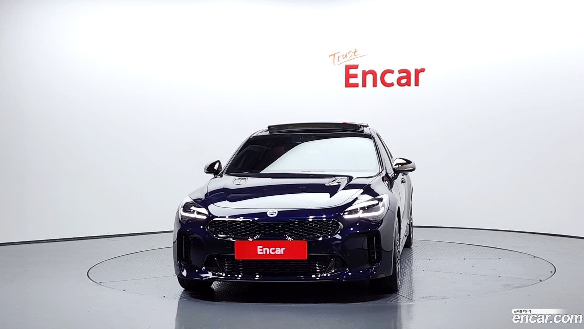 Main__Slider__Photo:Stinger Kia 2019.1-2